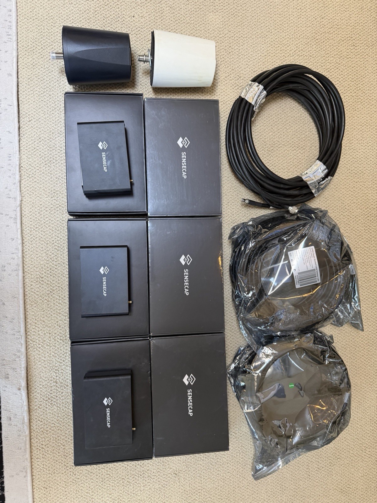 SenseCAP M1 LoRaWAN Helium HNT miner (lot of 9)
