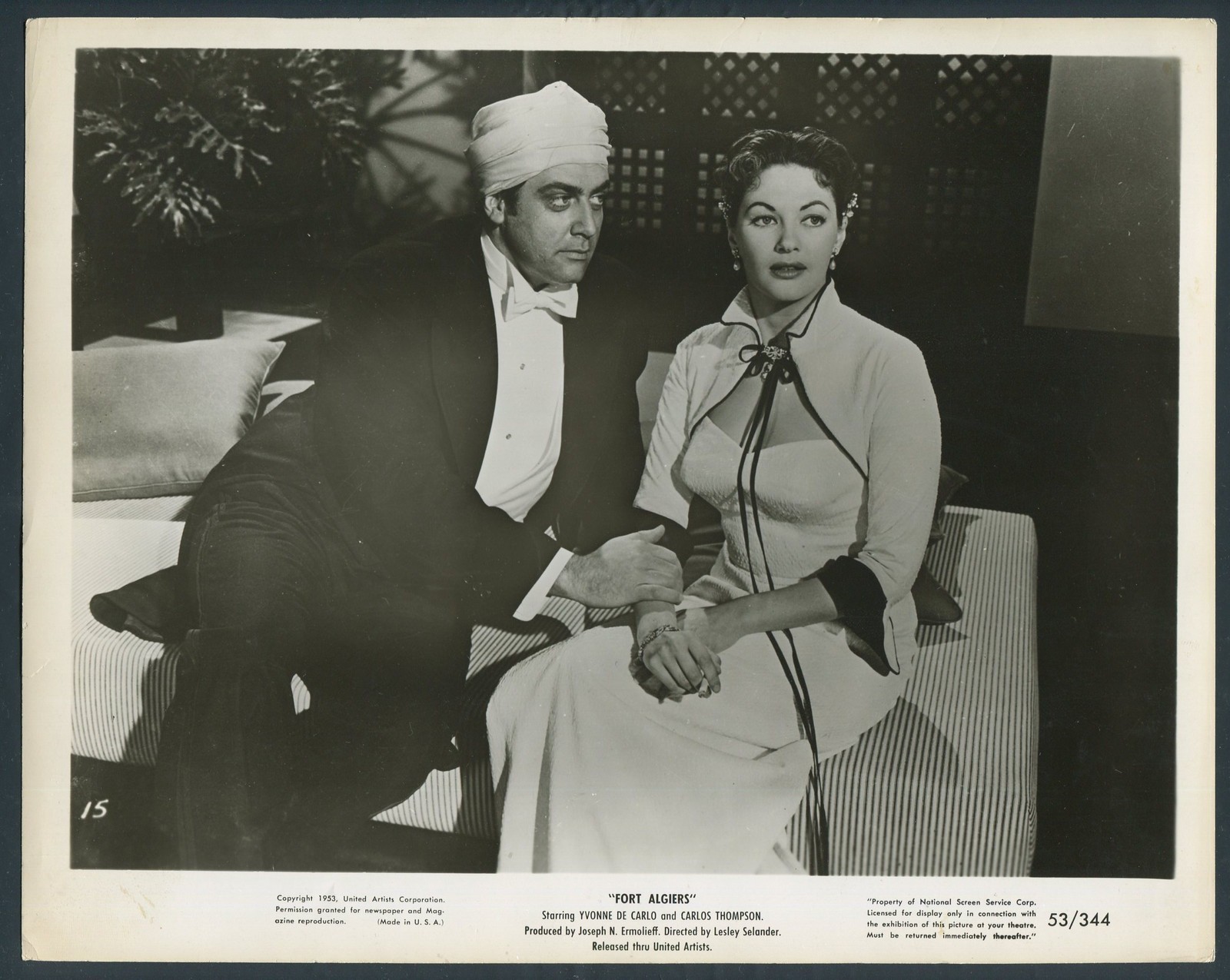 RAYMOND BURR YVONNE DE CARLO in Fort Algiers '53 BUSTY