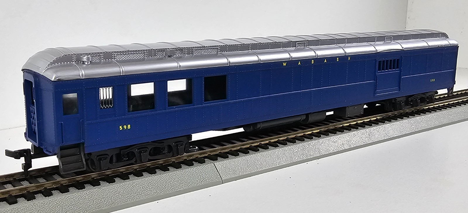 AHM/Rivarossi 6203-WA Wabash Combine Car #598 NOS