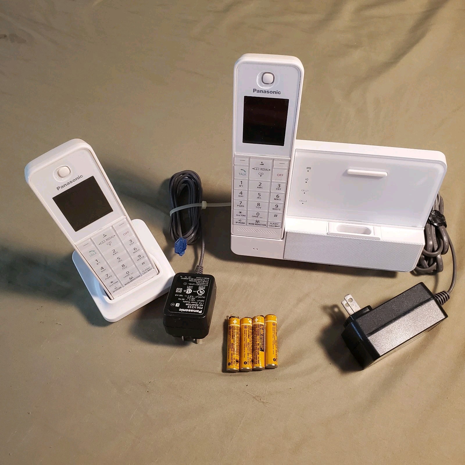 Panasonic Link2Cell Docking Station W/Remote For Smartphone White KX-PRD260