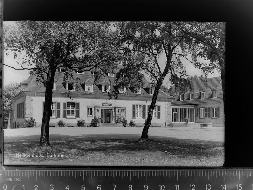 30043593 - 5628 Heiligenhaus car park Mettmann LKR