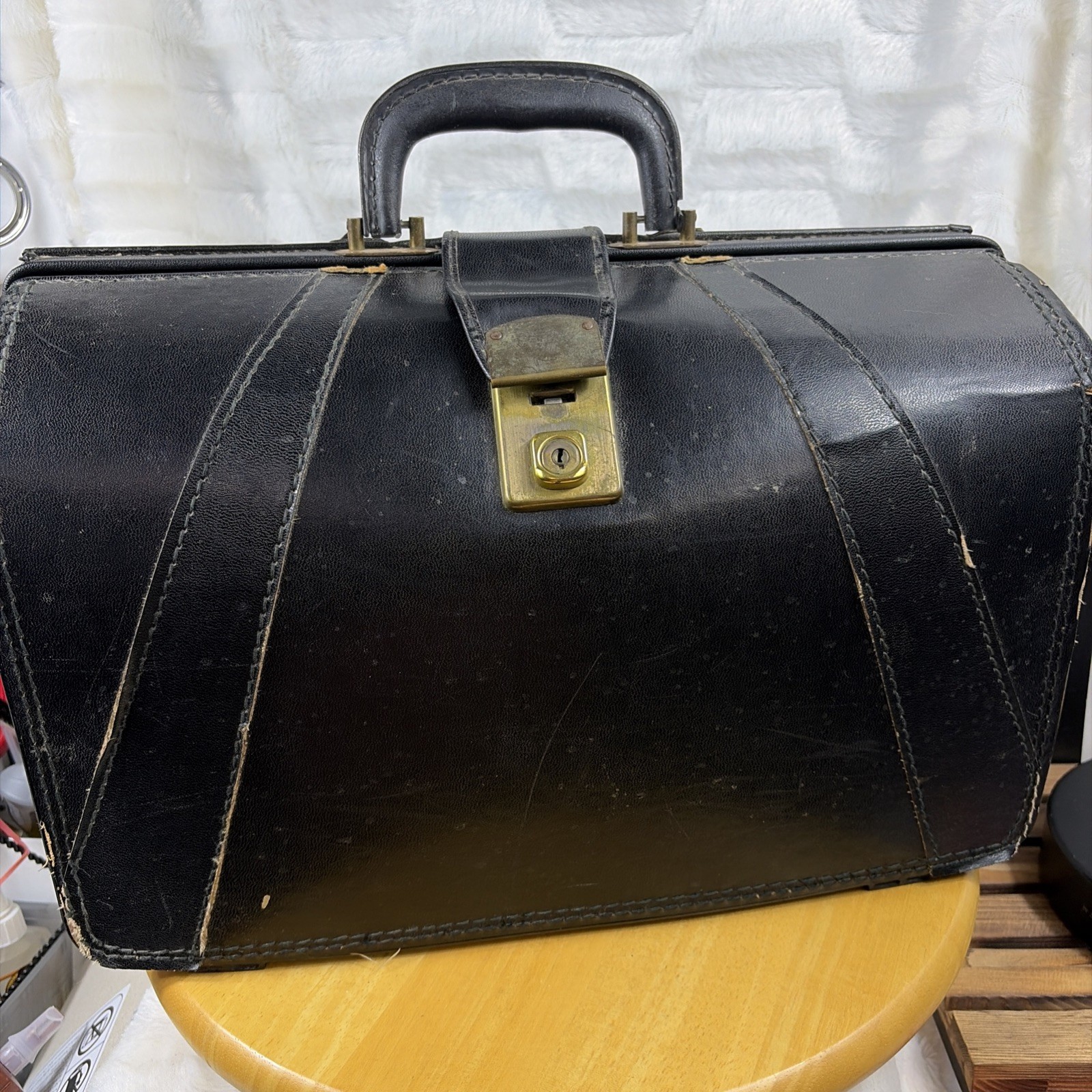 Antique Early 1900s Doctor Bag Medicine Bag Black No Key - Distressed