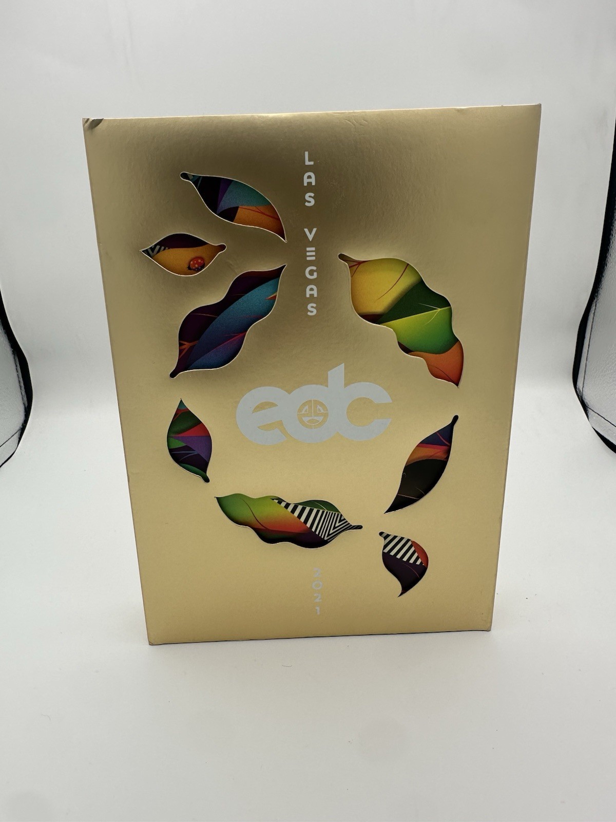 2021 EDC Las Vegas GA 3 Day Pass Collectible Pins Bracelet Souvenir Stickers Box