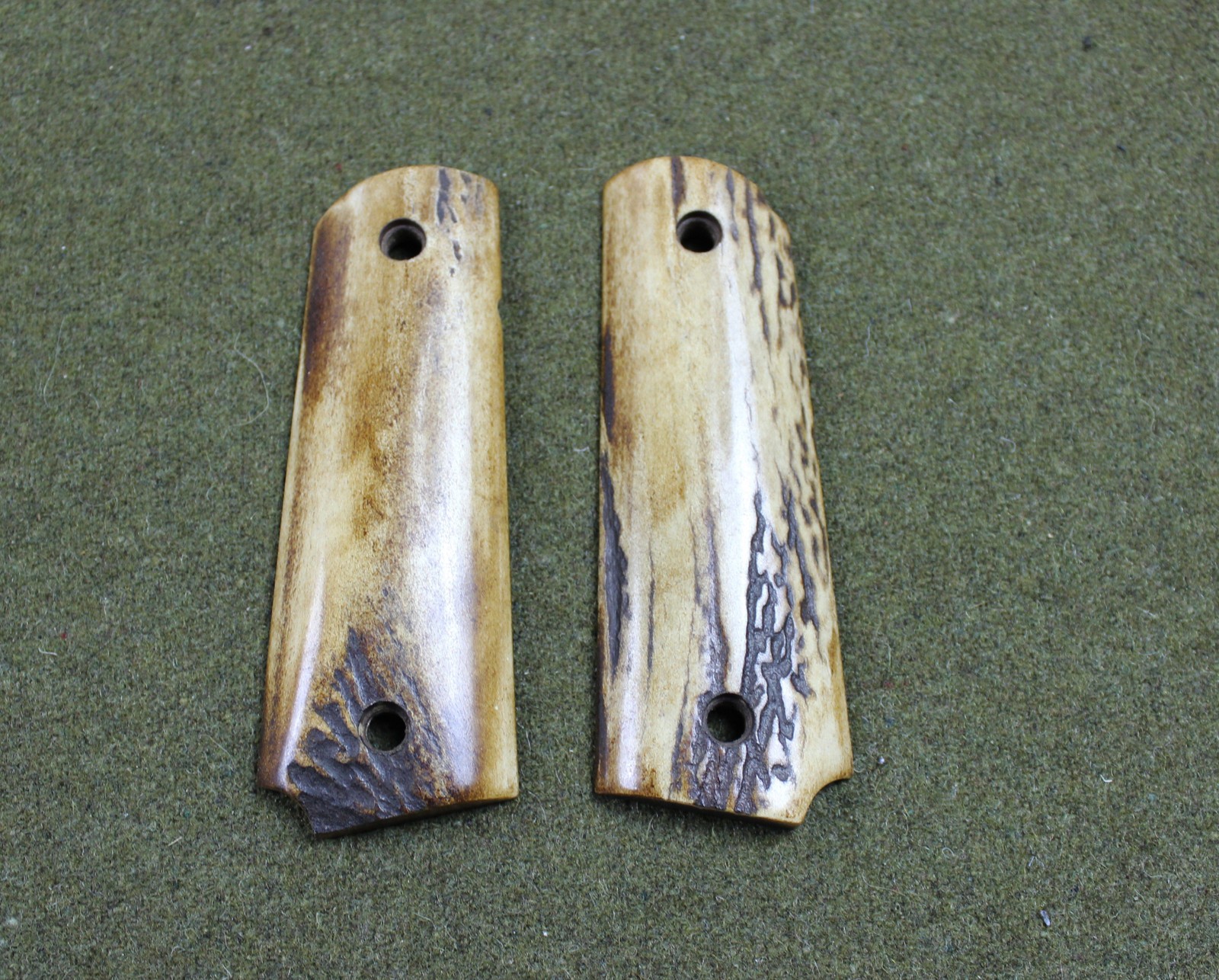 Authentic Colt  JIGGED Bone 1911 Automatic Pistol Grips Very NICE!