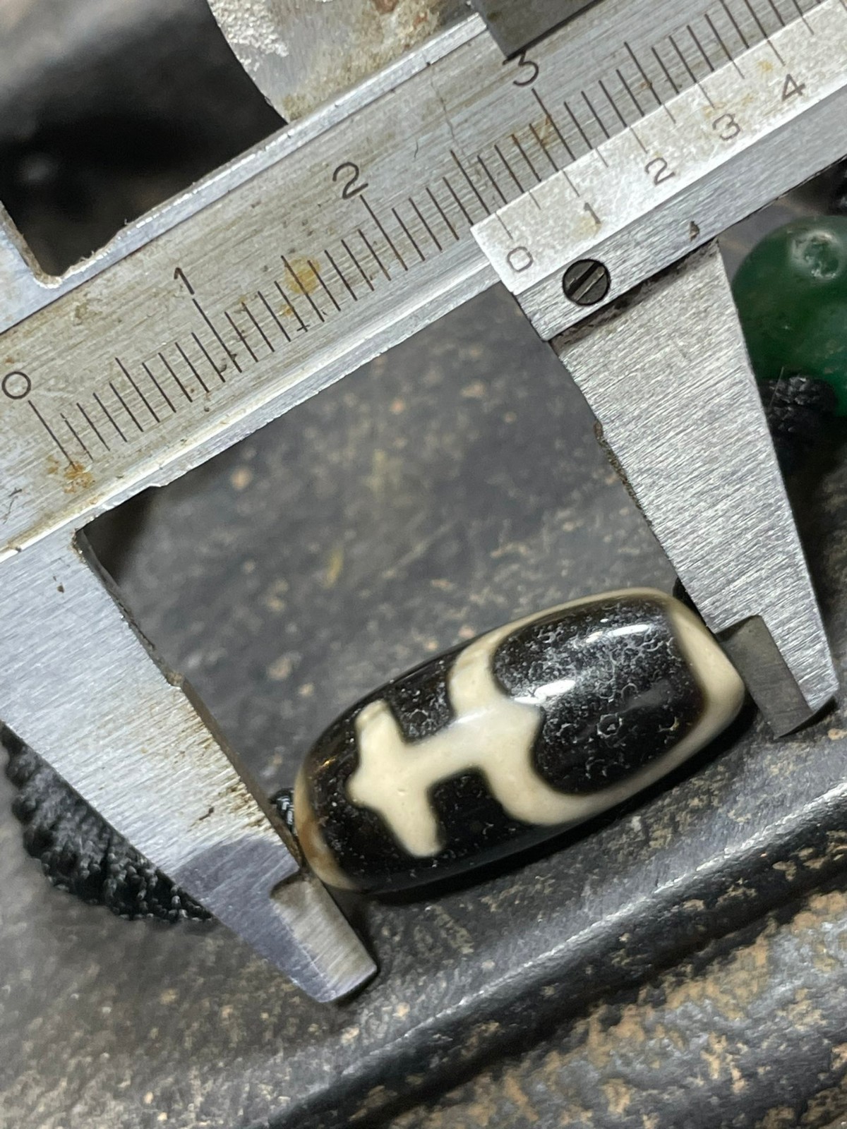 Old Tibetan Nepalese Himalayan Ancient eye Old Dzi Talisman Beads Amulet 宝瓶天珠