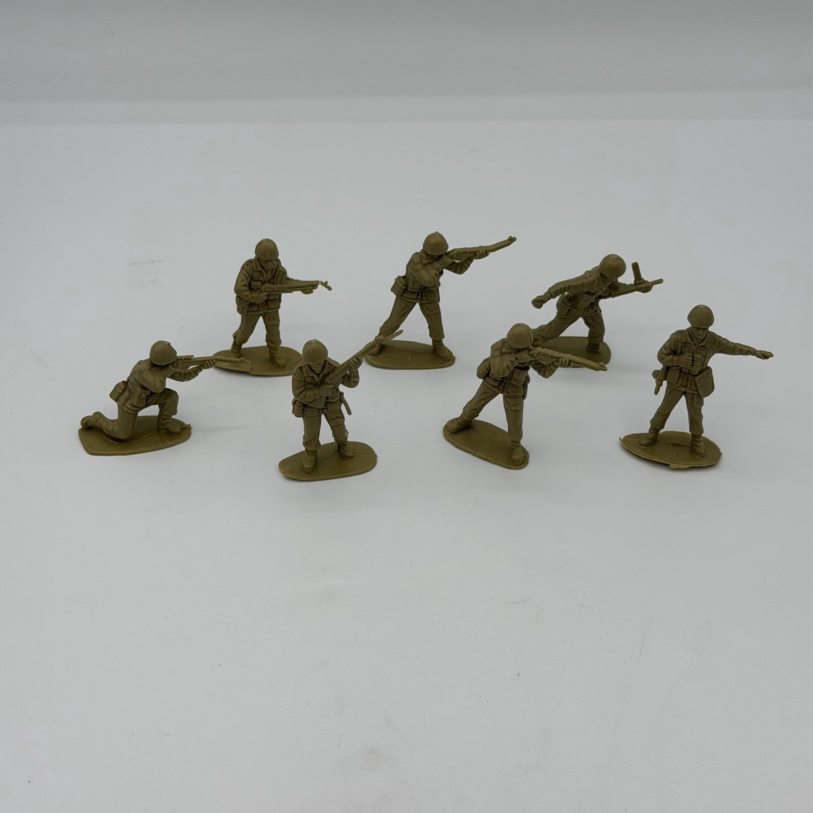 USA Tan Plastic Army Men 11 Pc Various Ready Firing Assault Positions 2" x5 Vtg