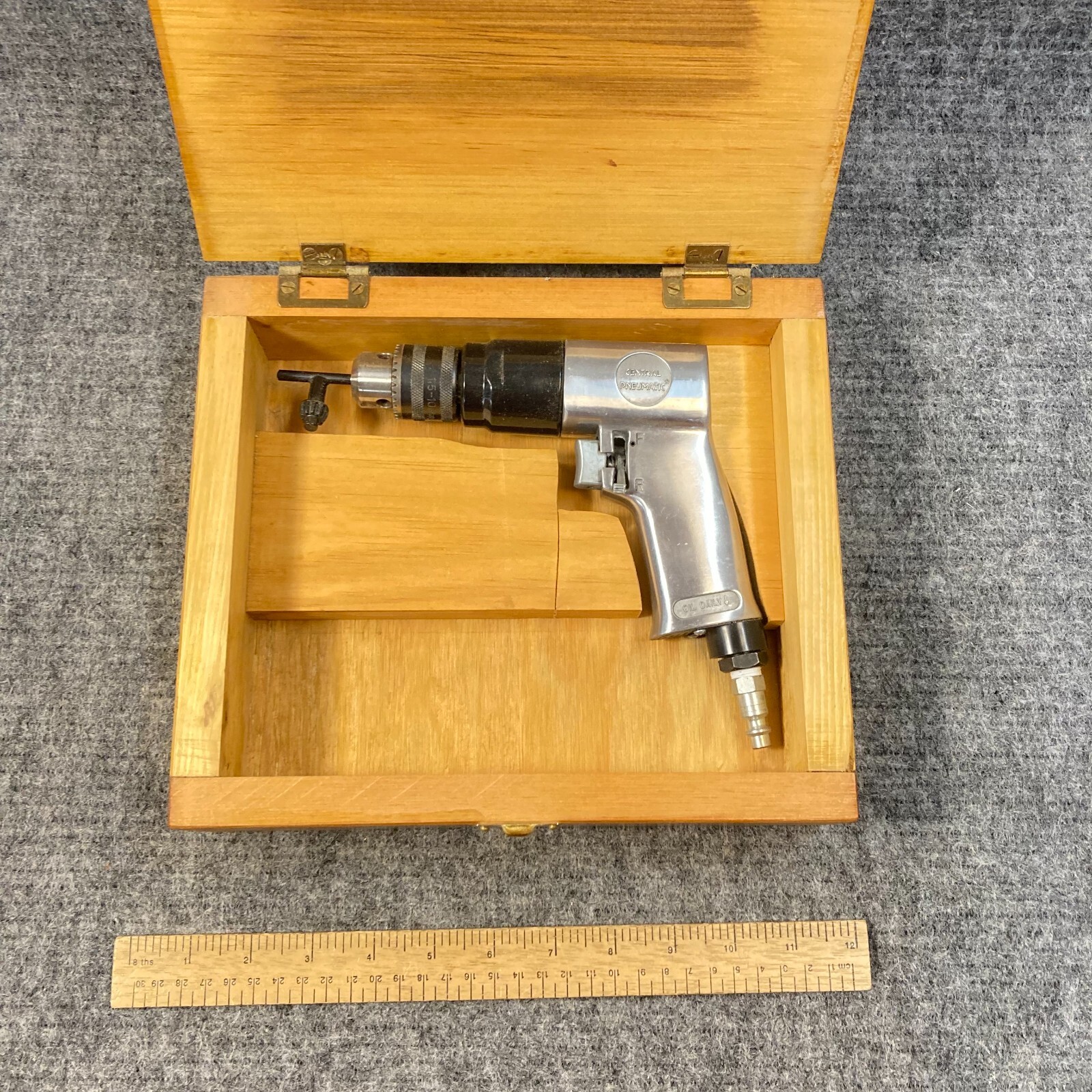 Central Pneumatic Air Drill 3/8" Chuck Reversible #94585 w/ Custom Wood Case