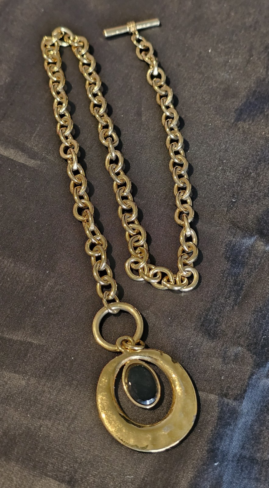 VTG AVON CHAIN LINK NECKLACE CIRCLE BLACK & Gold Tone Reversible 