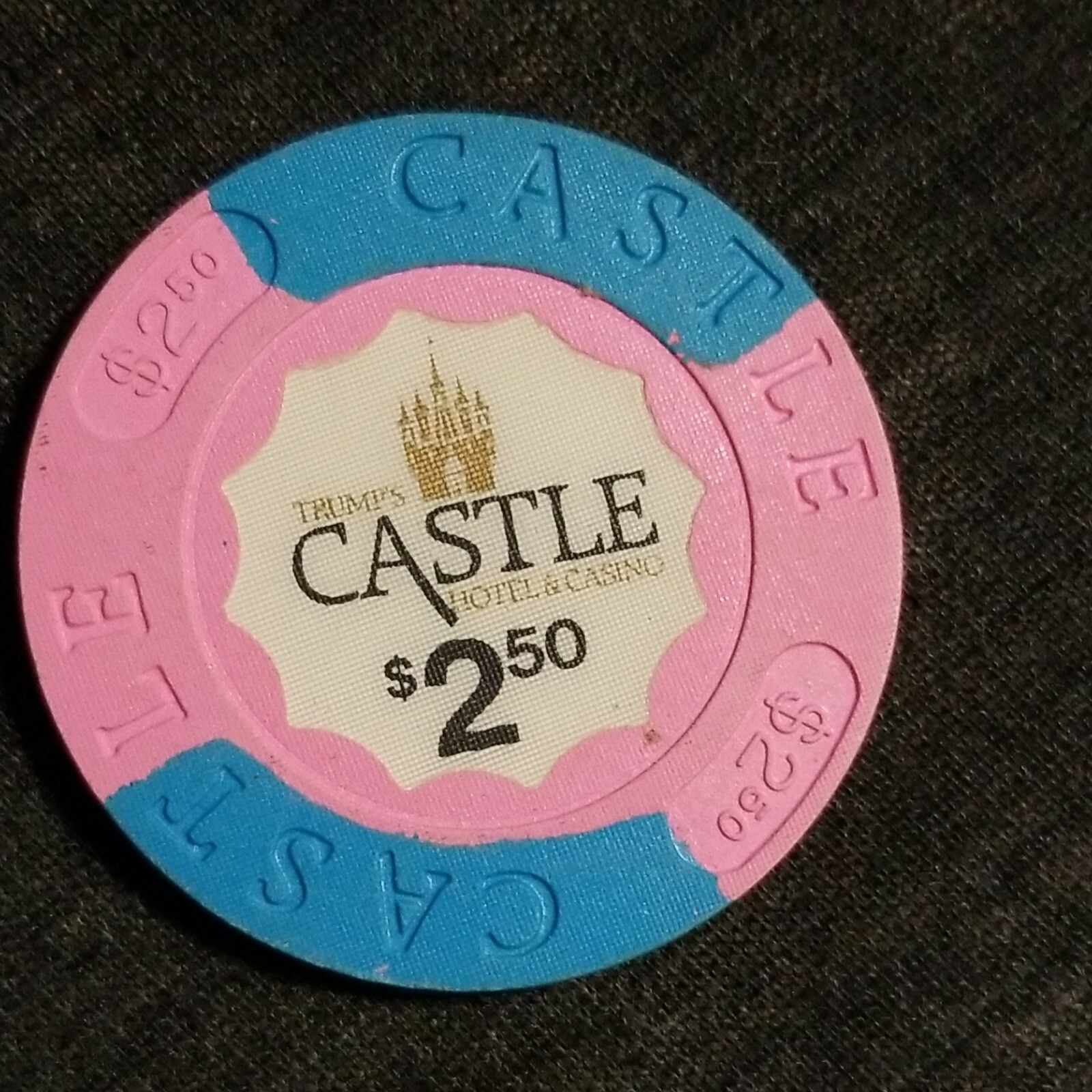 UNC COND 1980s TRUMP'S Castle CASINO $2.50 CHIP ATLANTIC CITY NEW JERSEY Blue 