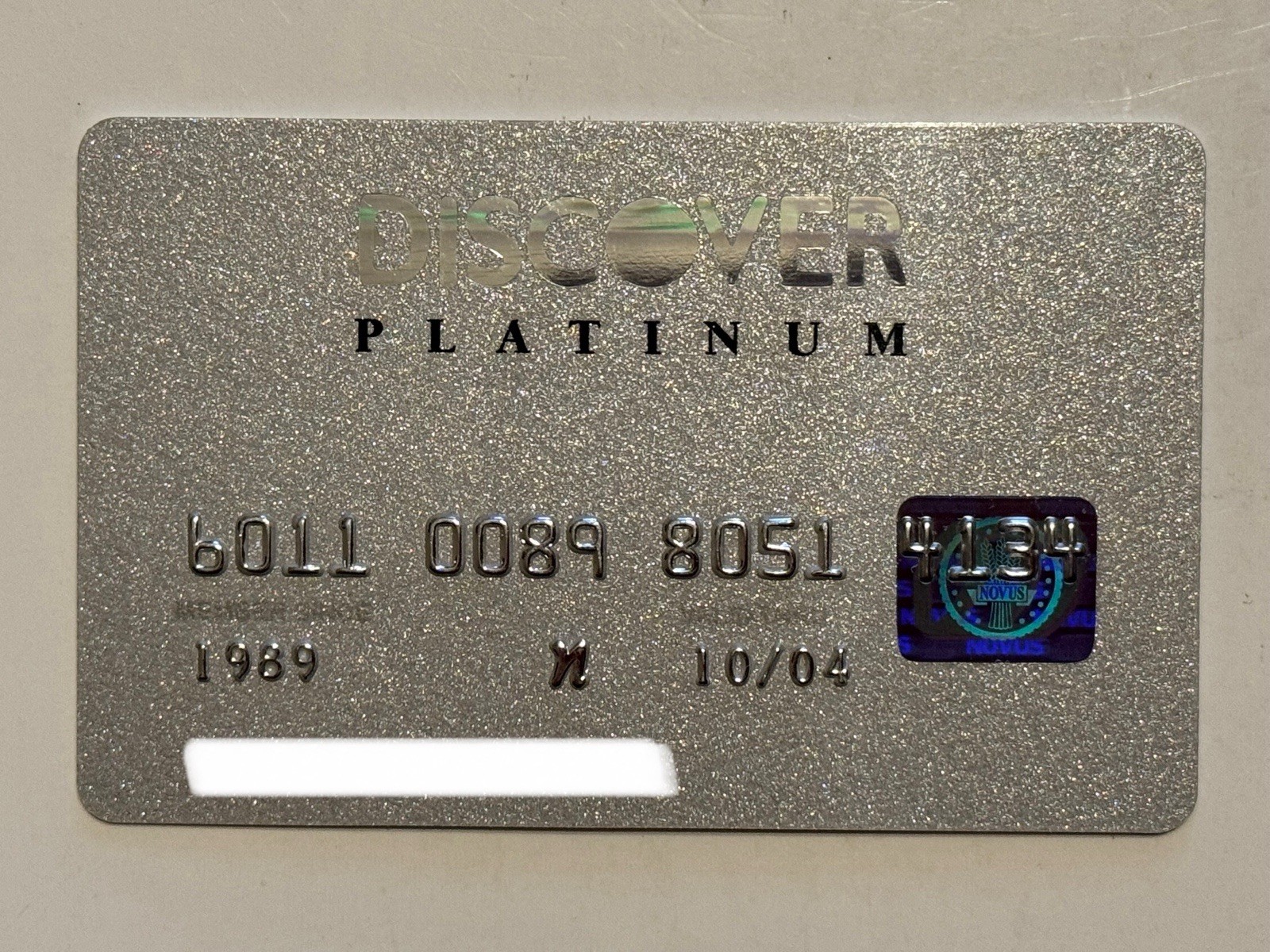 Discover Platinum Credit Card Expired in 2004 Unsigned