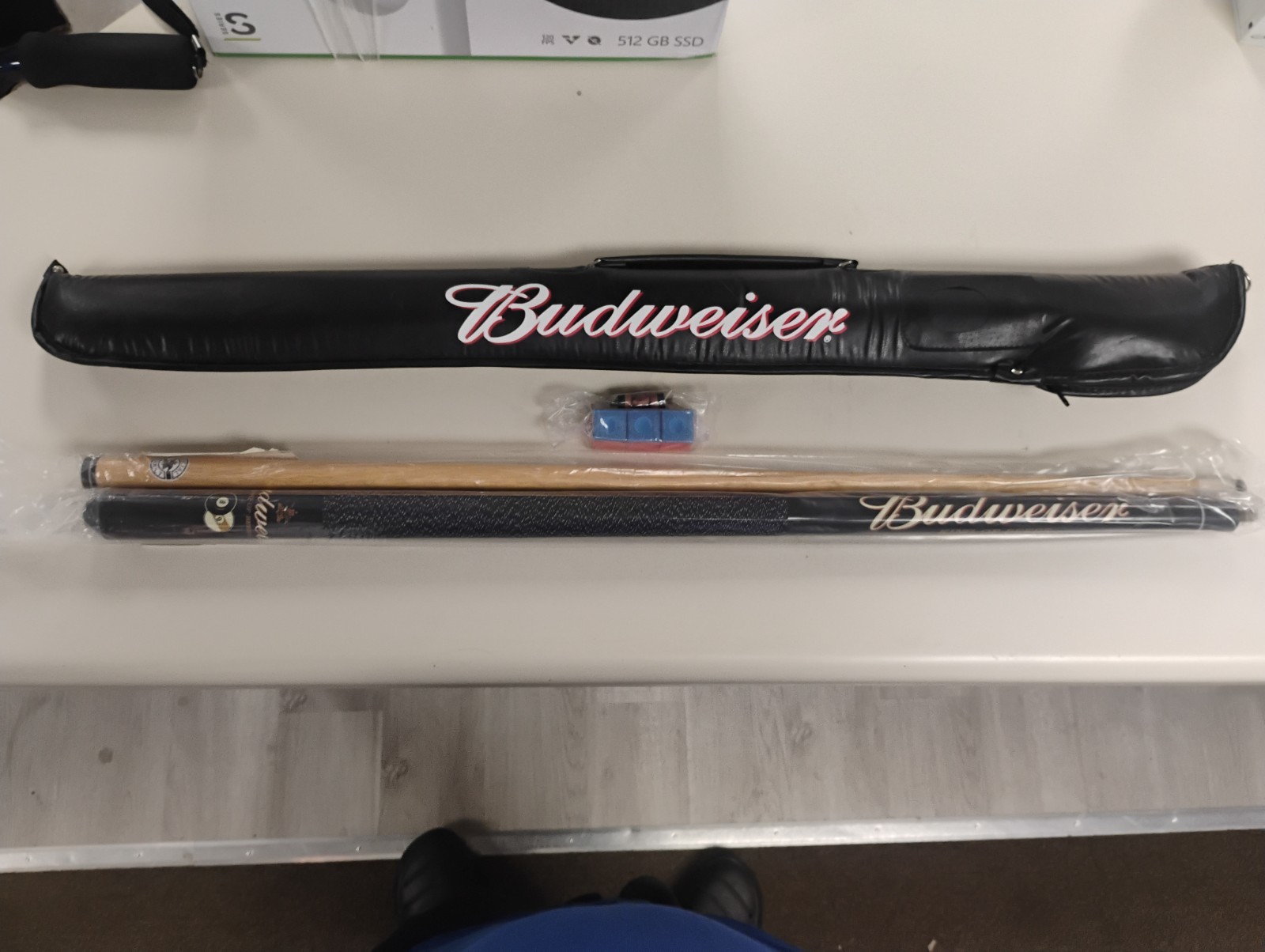 *New* BUDWEISER 57" Wooden 2pc Pool Cue Stick 19oz Bar/Man Cave Décor