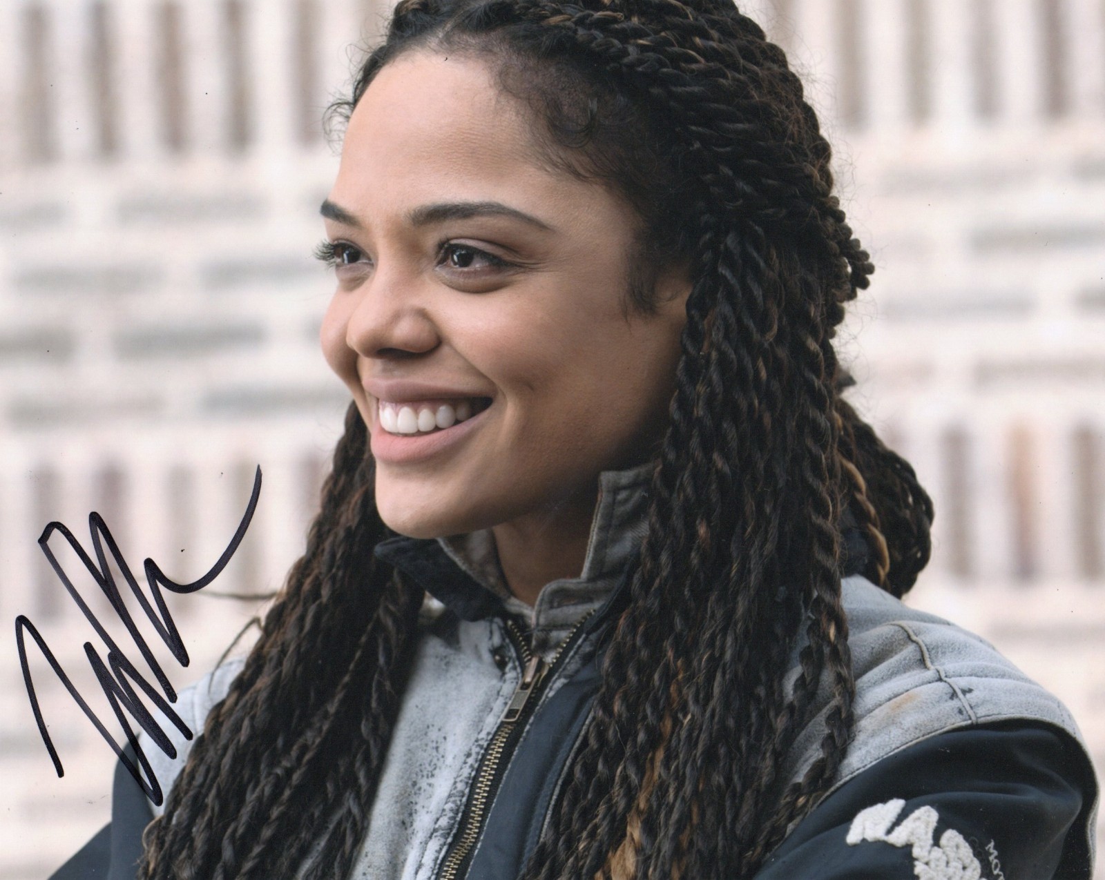 TESSA THOMPSON SIGNED PHOTO CREED (1)