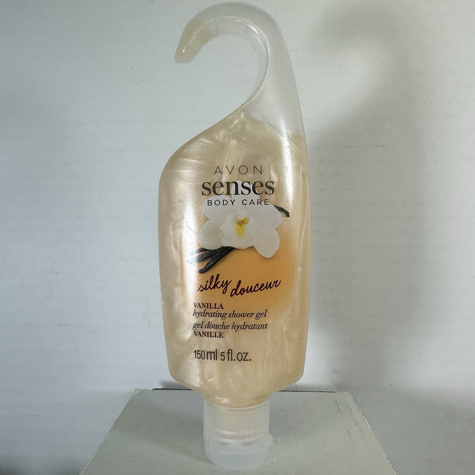 AVON Senses Silky Vanilla Shower Gel 5 fl oz