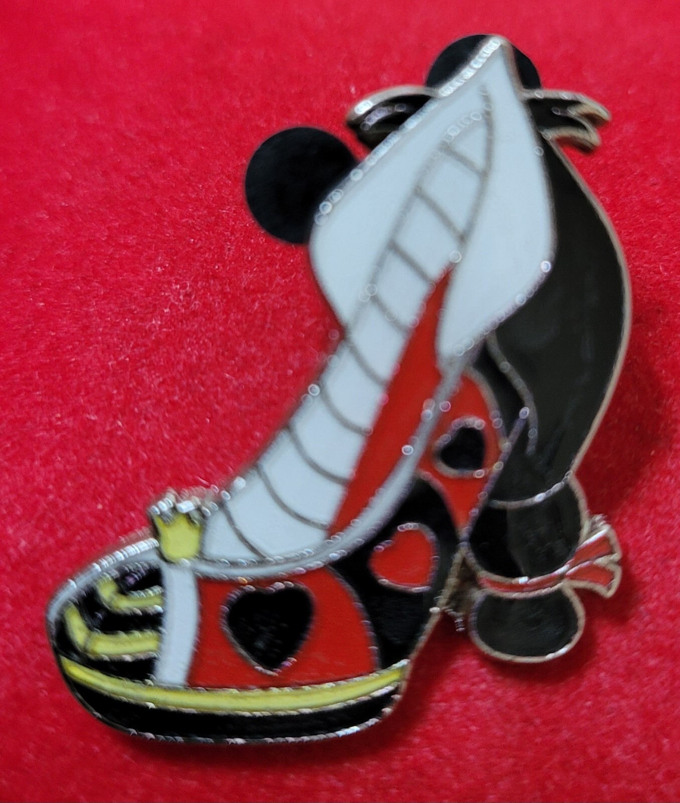 Disney Trading Pin, Villain Shoes, Alice In Wonderland, Queen of Hearts, 2012 c