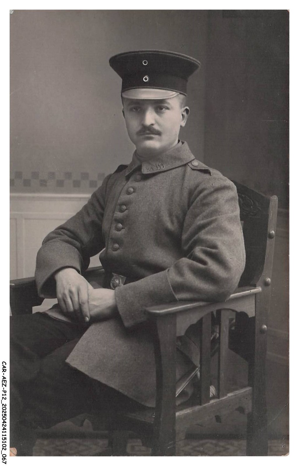 CAR-AEZP12-0603-MILITARY - Portrait Of A Soldier - Photo Card - Camp Ohrdruf