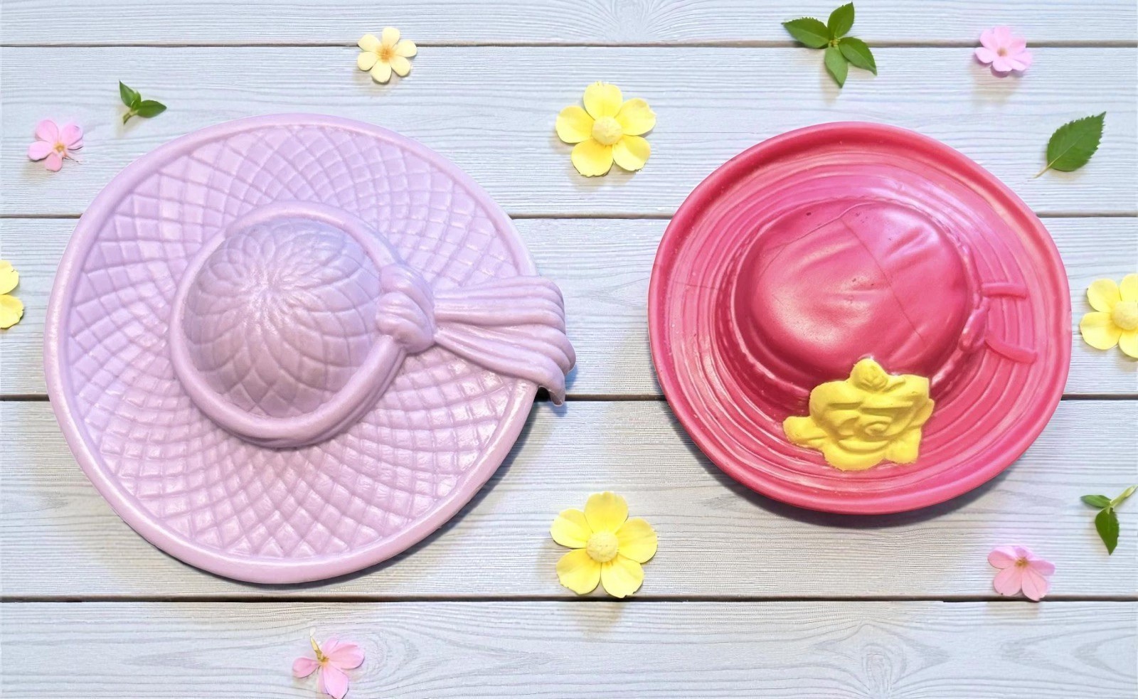 Fisher-Price Loving Family Dollhouse Purple & Pink Gardening Sun Hat for Mother