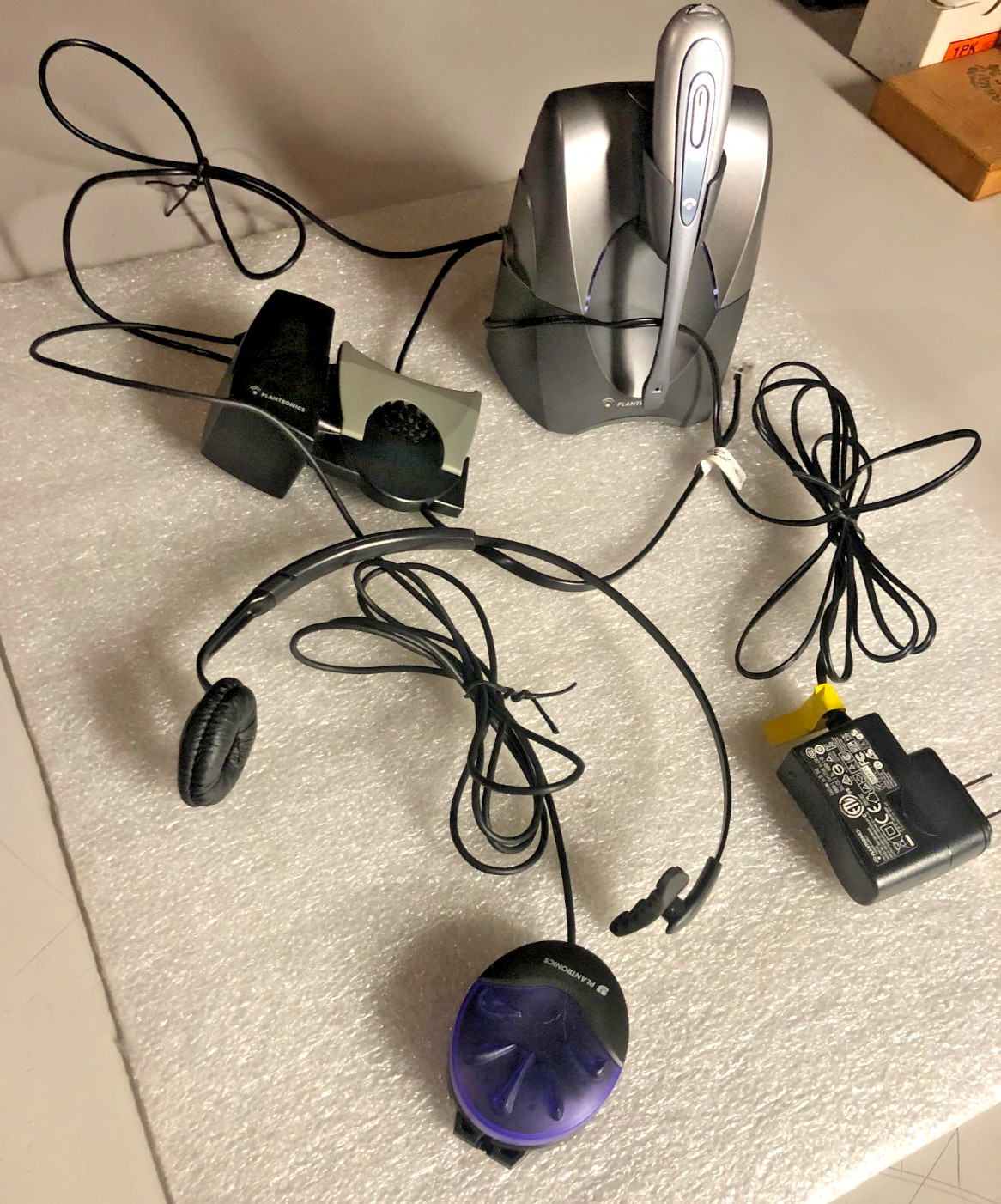 PLANTRONICS CS55 WIRELESS SYSTEM BUNDLE WITH AC ADAPTER HEADSET AND CABLE