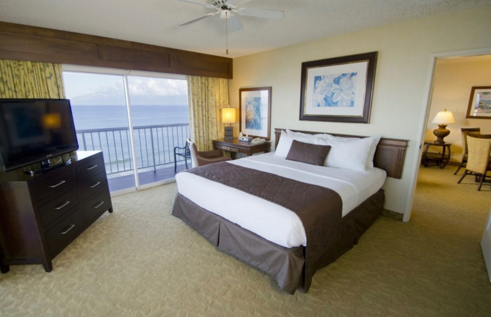 MAUI, HILTON KAANAPALI BEACH CLUB, OCEAN FRONT CONDO, JUly 11 thru 18,  2026