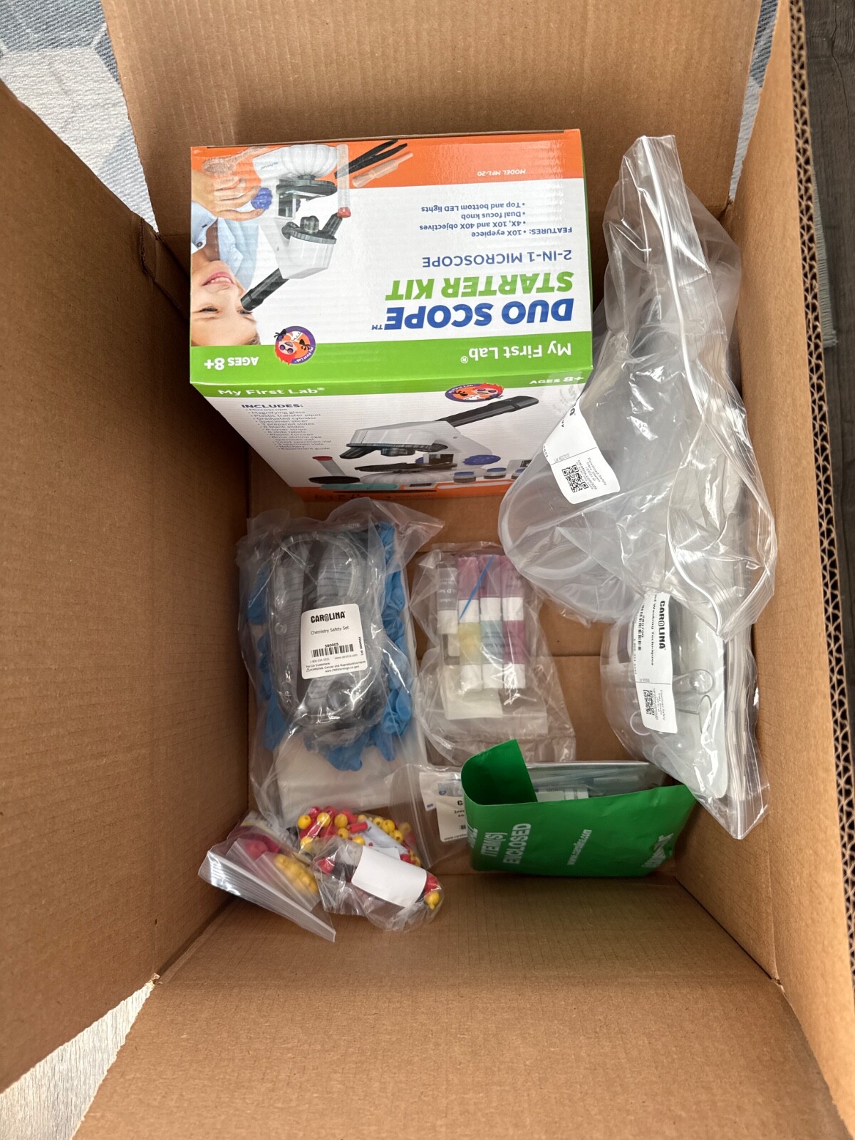 Carolina distance learning biology kit -9 pieces- bought for UNK biology class