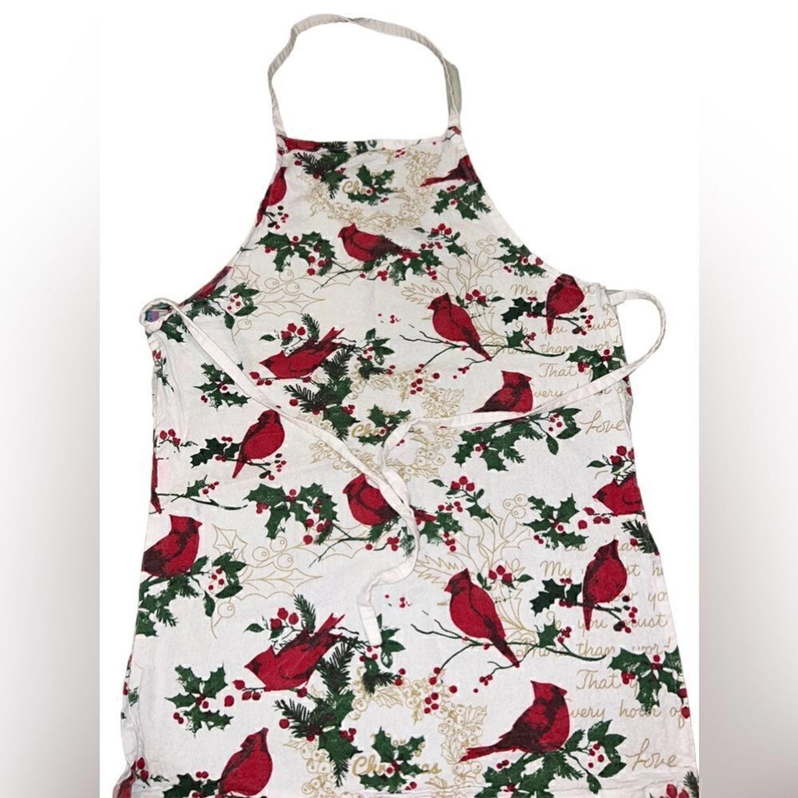 VTG handmade child/petite adult Christmas apron redbirds, holly, & berries print