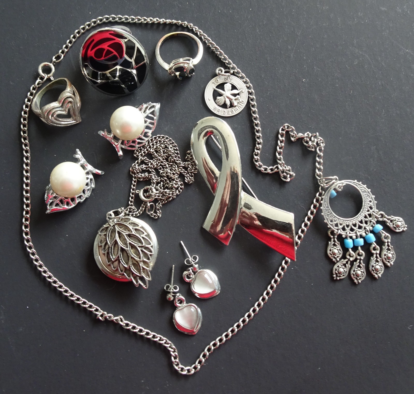 Vintage lot of silvertone jewellery