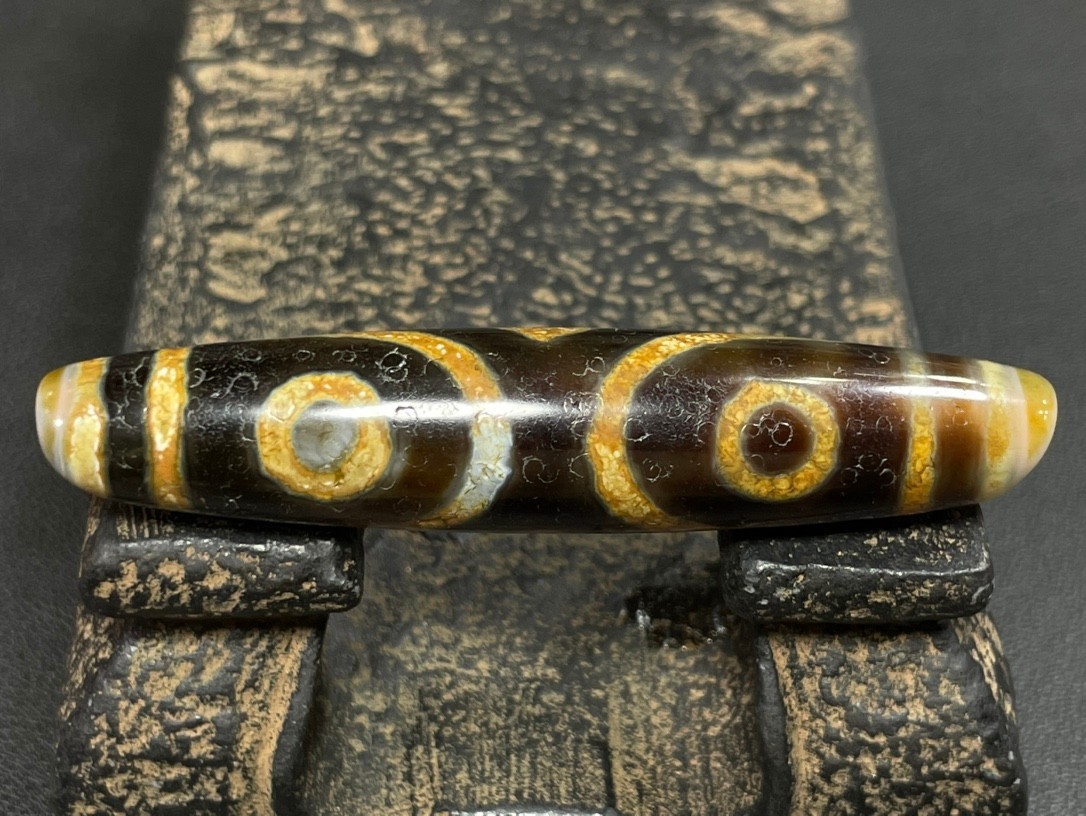 Old Tibetan Nepalese Himalayan Ancient 3 eye Old Dzi Talisman Bead Amulet 三眼天珠