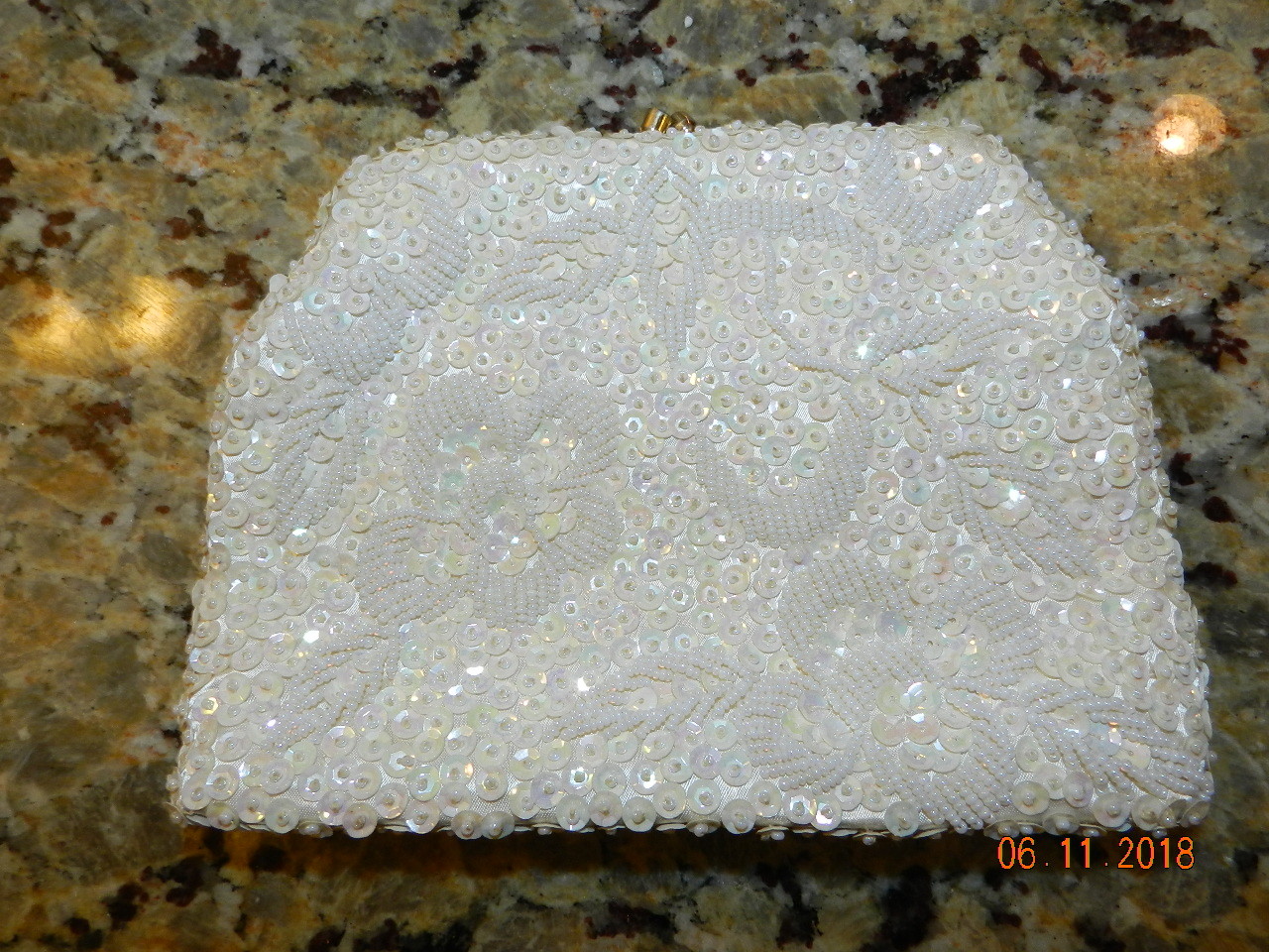 Vintage Hong Kong Ivory Beaded Purse/Brass Frame,Clasp,Chain/EX