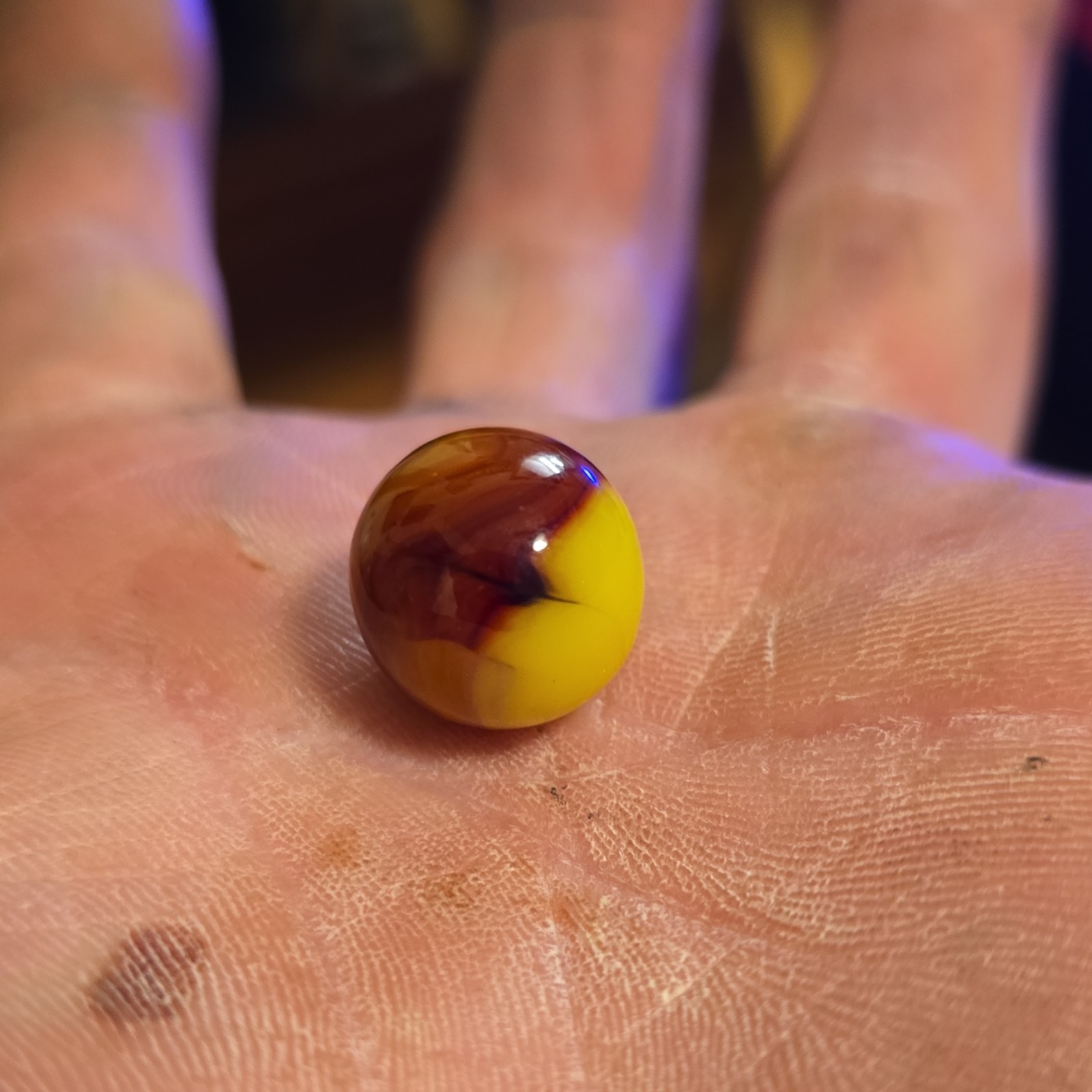 VTG Akro Agate Corkscrew Oxblood Hybrid UV Glow Swirl Glass Toy Marble .63 in