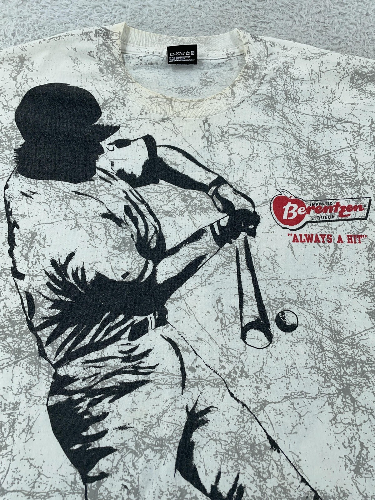 Vintage 90s Berentzen Apple Liqueur Baseball Player All Over Print T-Shirt L USA