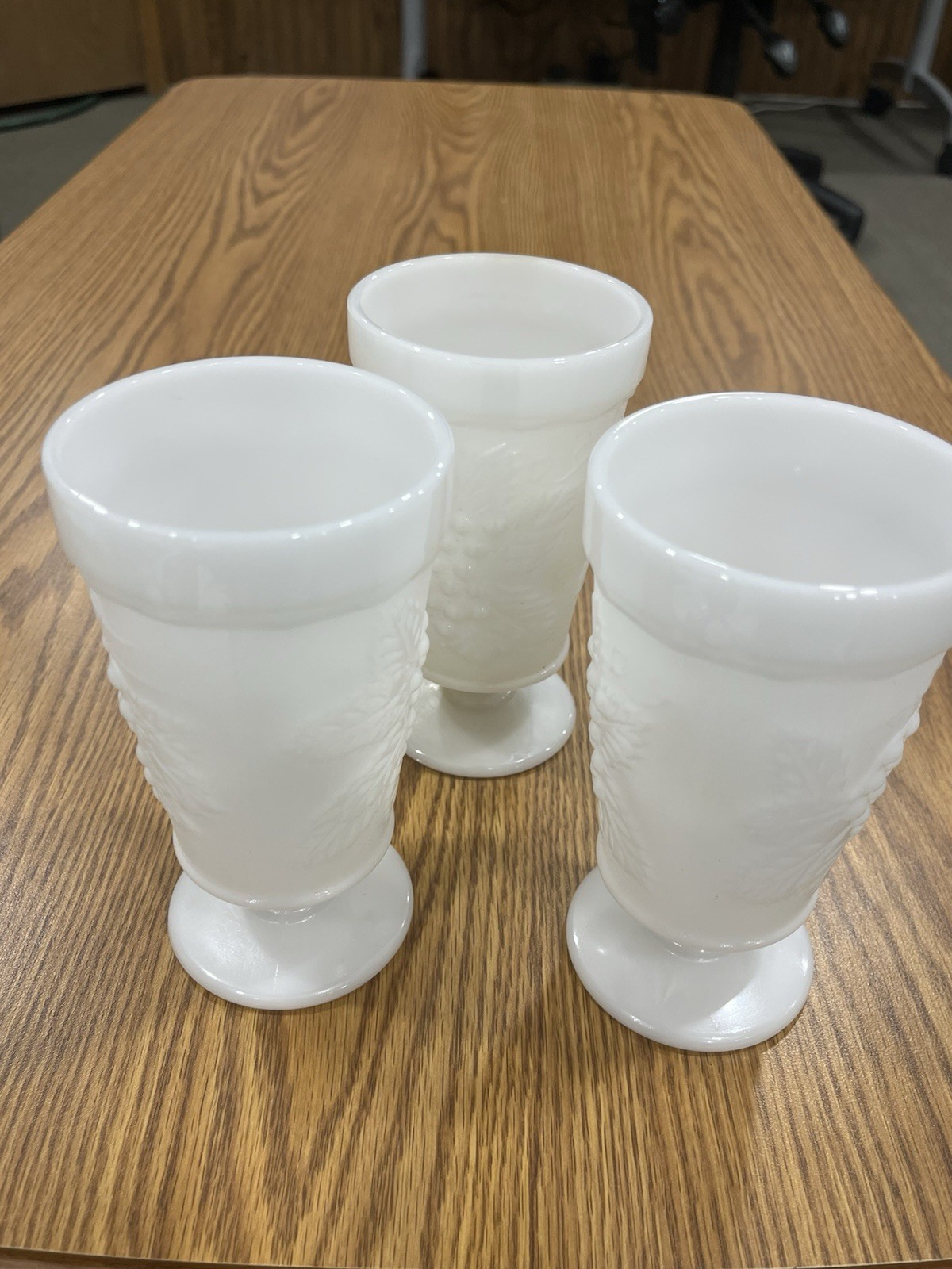 Anchor Hocking Milk Glass Harvest Grapes water/wine goblets Set of 3 