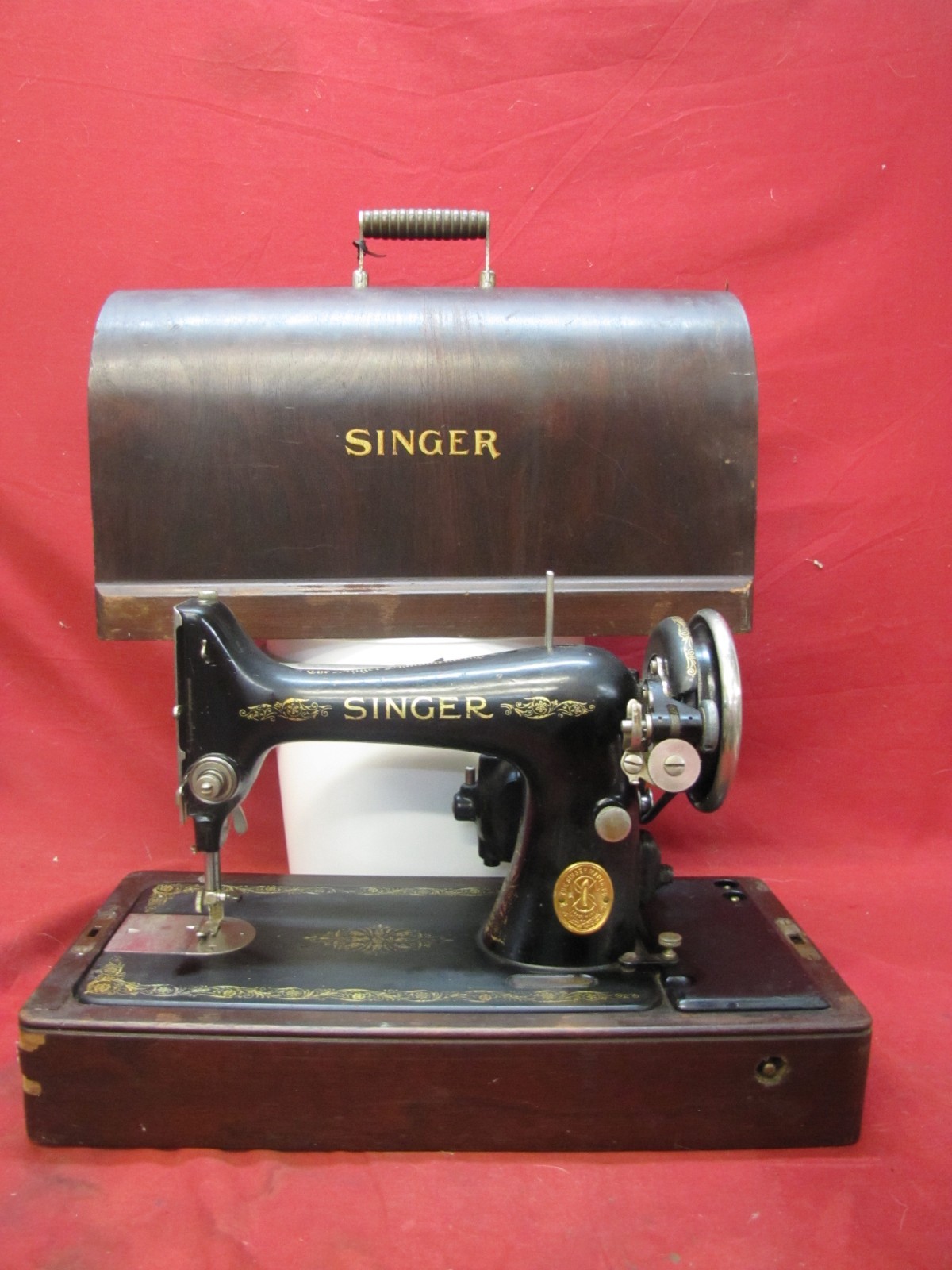 Antique Singer Sewing Machine AA446245 w/ Bentwood Case