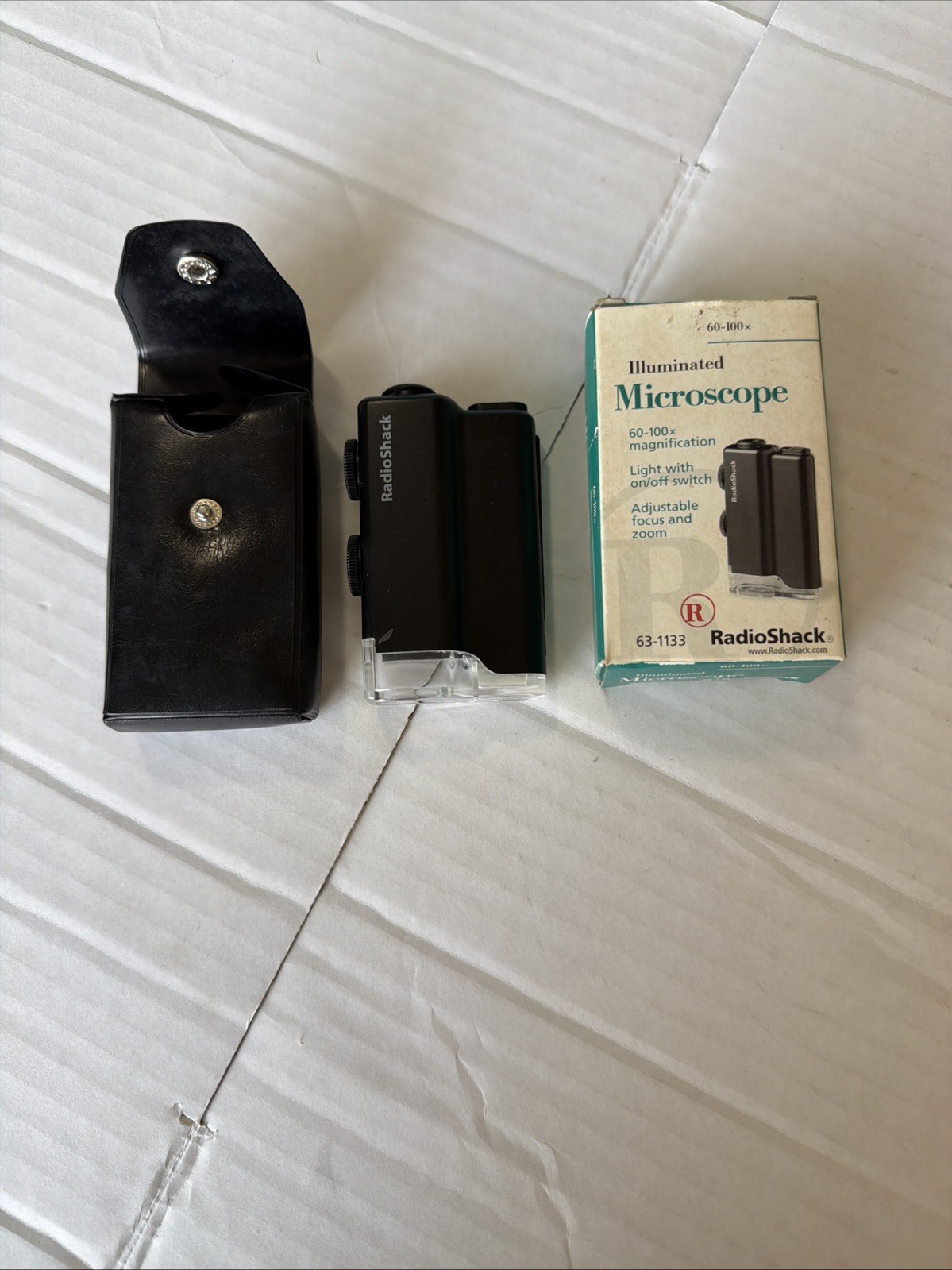 RADIO SHACK 60-100X ILLUMINATED MICROSCOPE LIGHT ADJUSTABLE FOCUS ZOOM