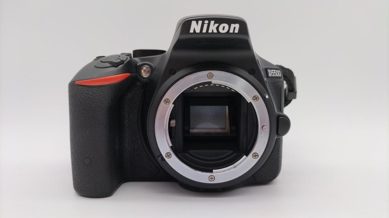 Nikon D5500 Digital SLR Camera with Double Zoom Kit Used From Japan