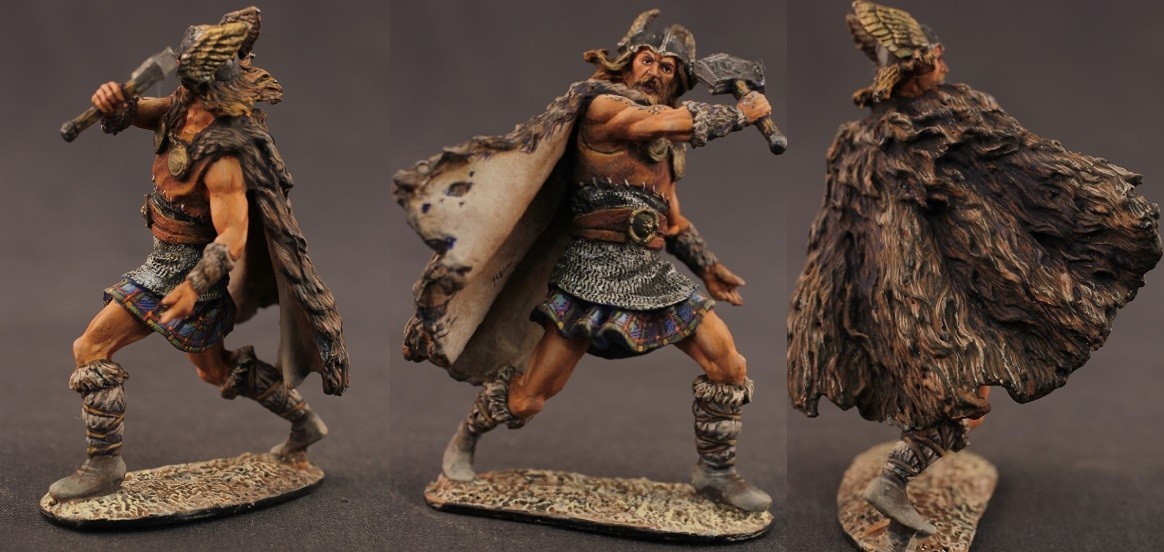 Tin toy soldiers  ELITE painte 54mm. Barbarian with a hammer