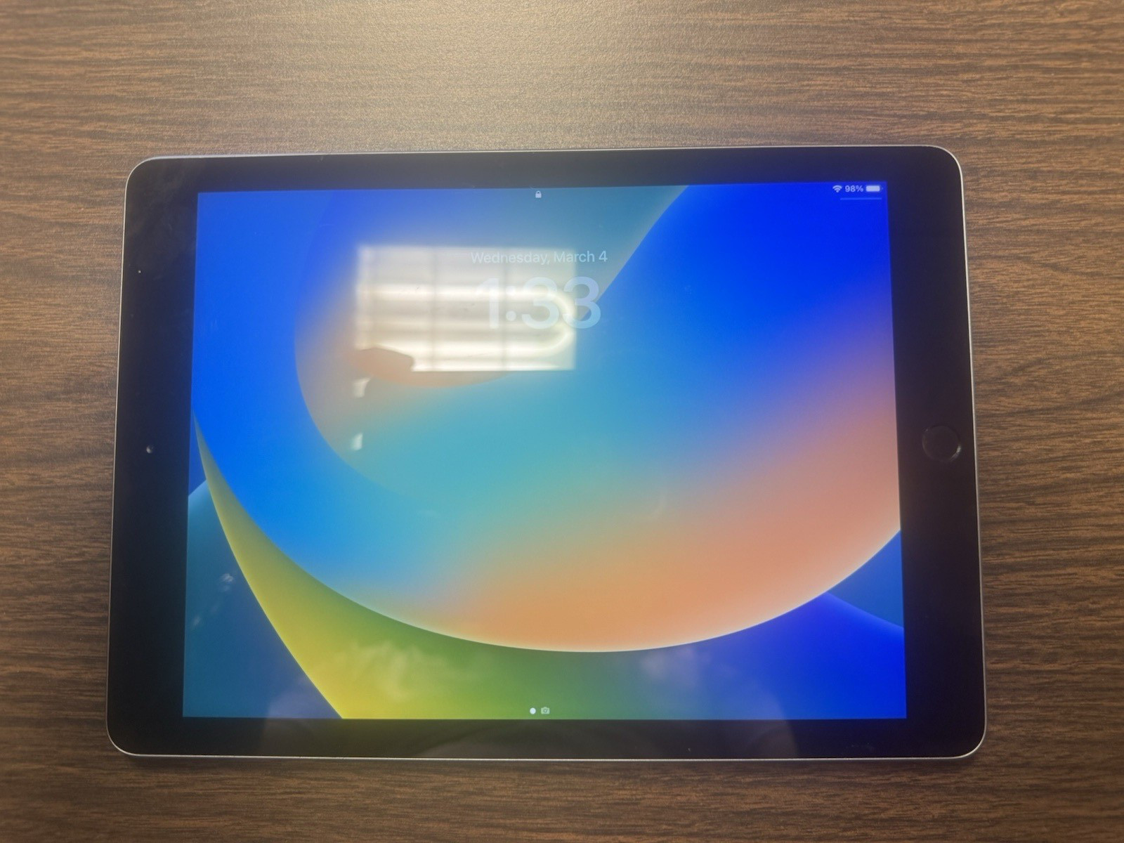 Apple iPad (6th Generation) A1893 128 GB, Wi-Fi, 9.7 in - Space Gray