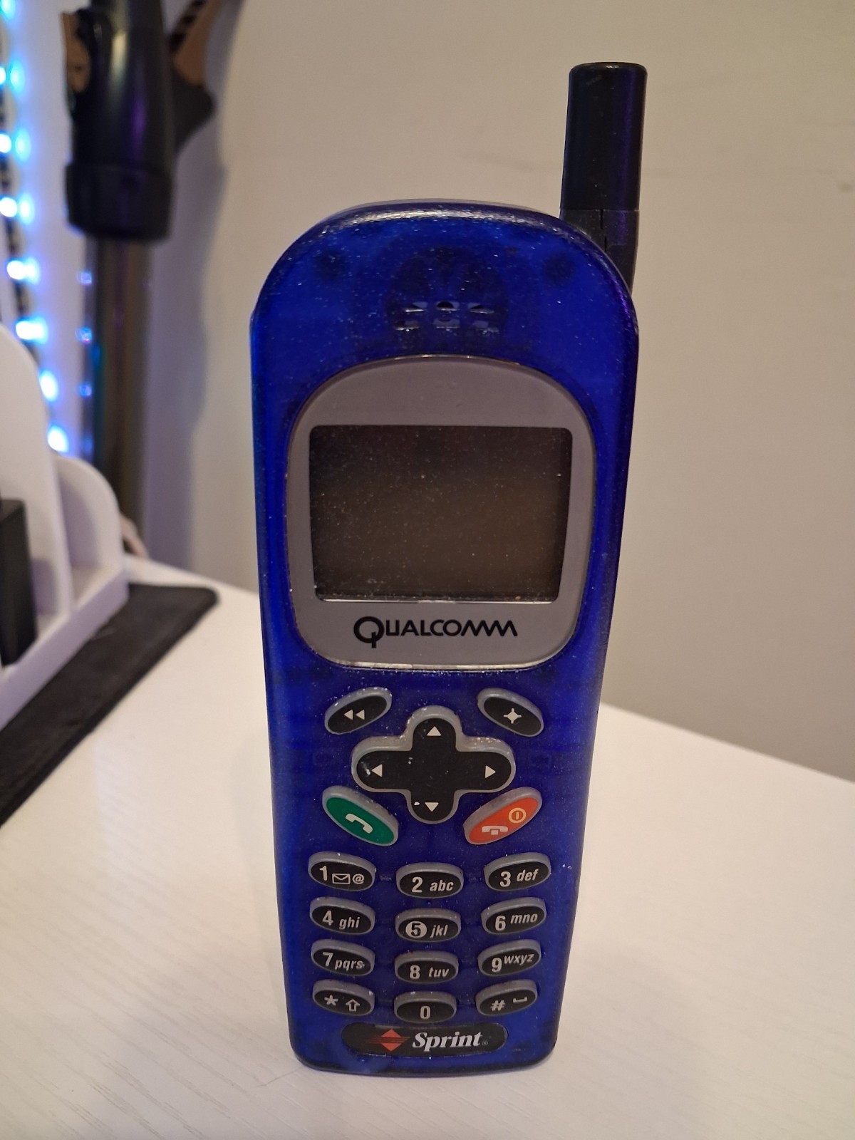 Vintage Kyocera Qualcomm 3G CDMA Blue  Cell Phone. 