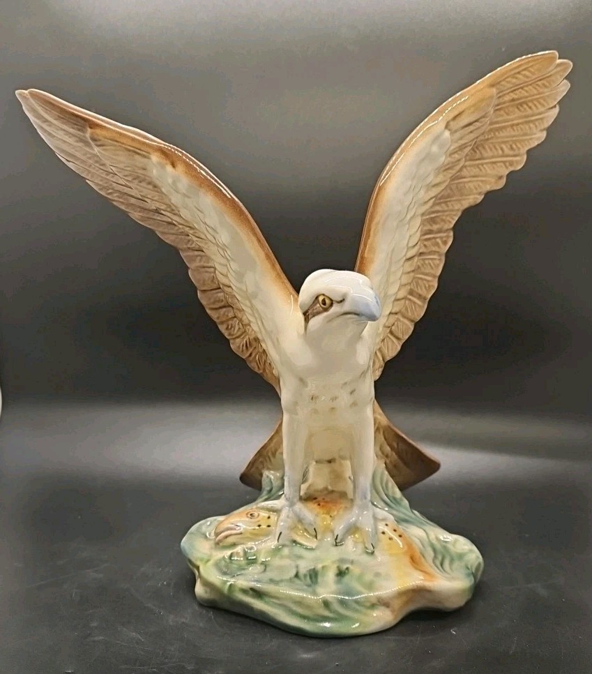 Sylvac Osprey Fish Eagle with Wings Spread & Trout in its Talons Model No.3339 B
