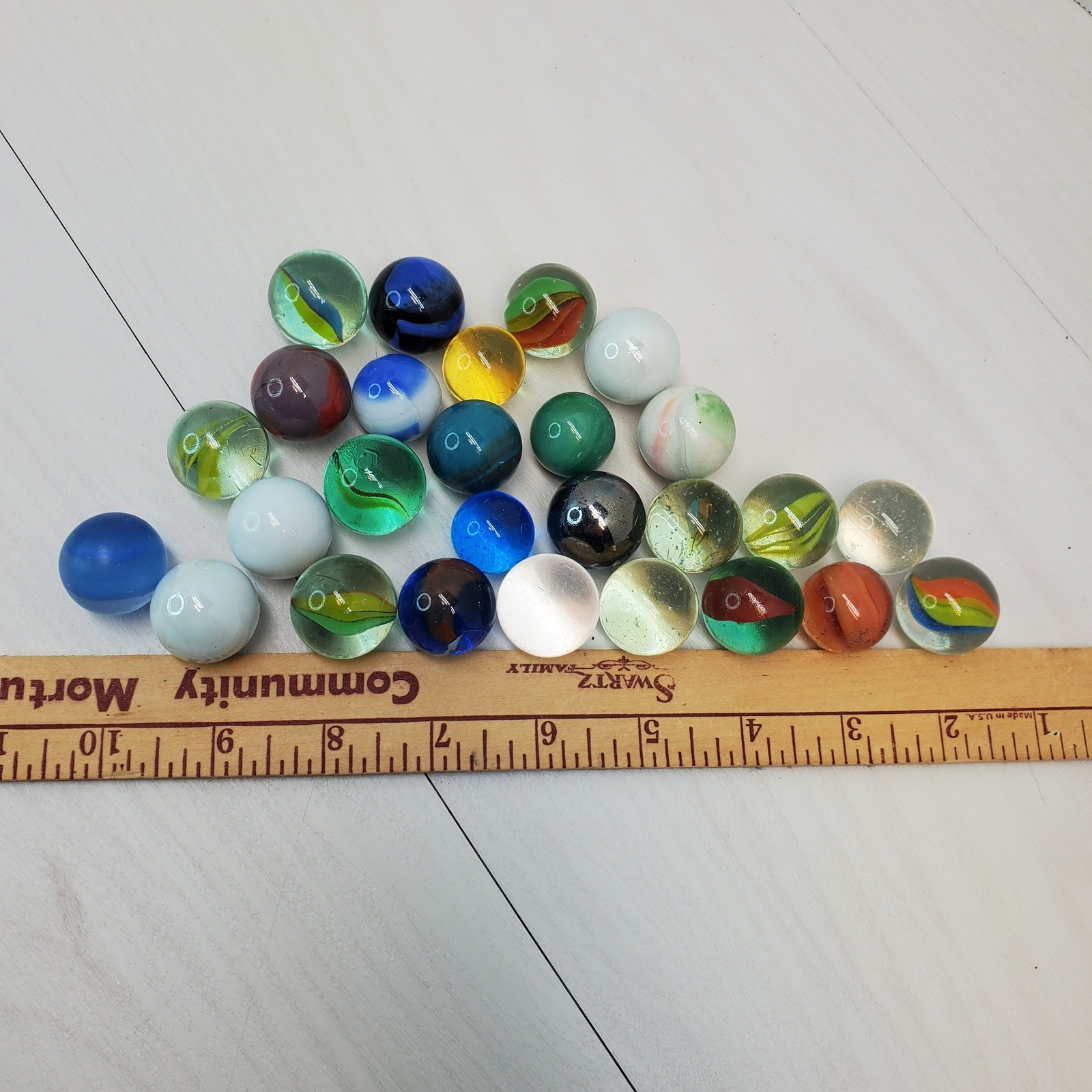 Lot of 25 Assorted Glass Marbles Vintage Swirl Cat Eye Shooter Game Toy