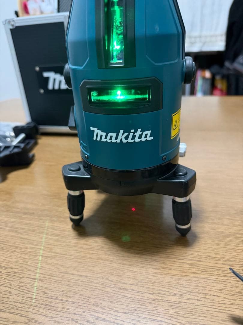 Makita SK40GD Green Laser Level with Charger and Case