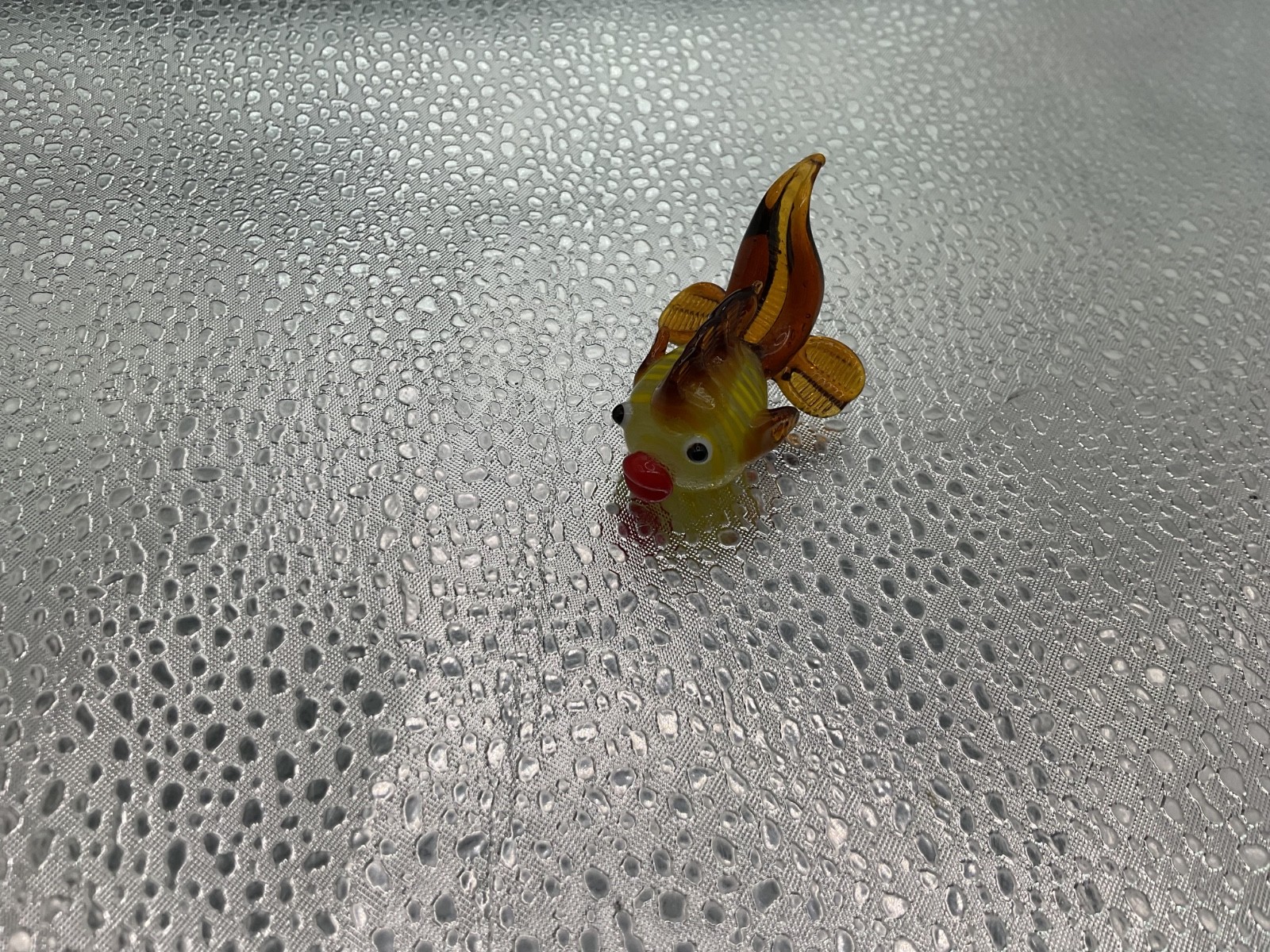 VTG HANDBLOWN MINIATURE FISH FIGURINE 1 1/2” x 1 1/2” - MINT