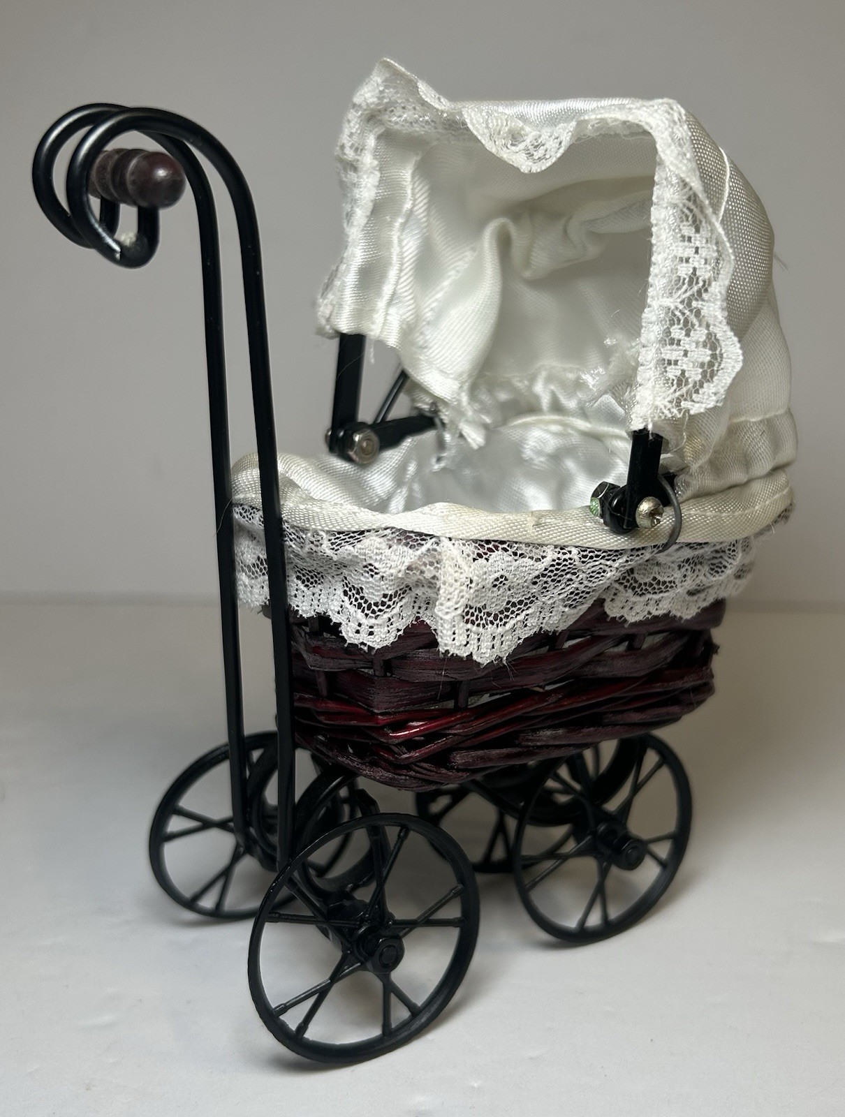 Vintage Victorian Miniature 5.25" Baby Doll Wicker Stroller Carriage w/ Lace