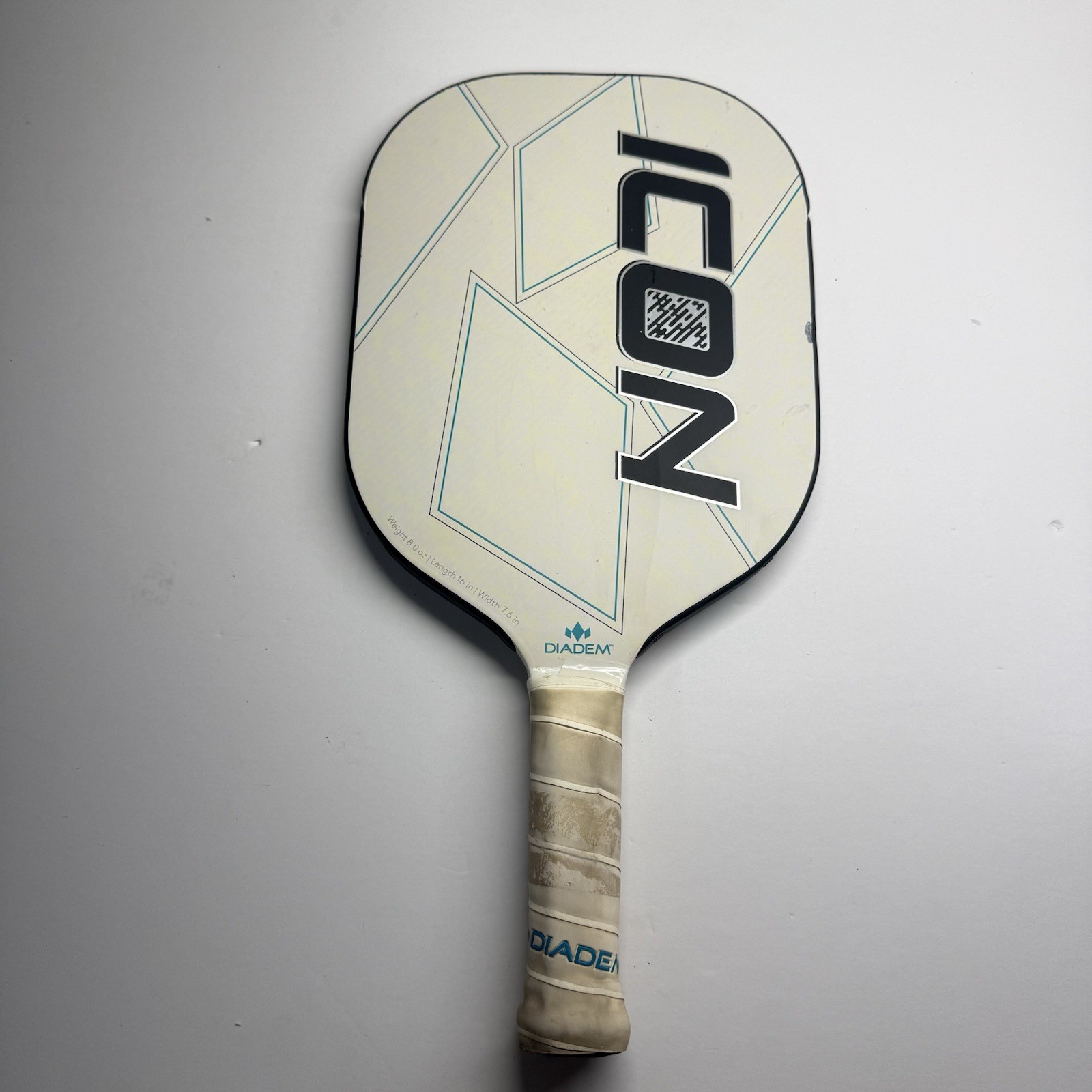DIADEM ICON LITE PICKLEBALL PADDLE CARBON FIBER WHITE BLUE - READ