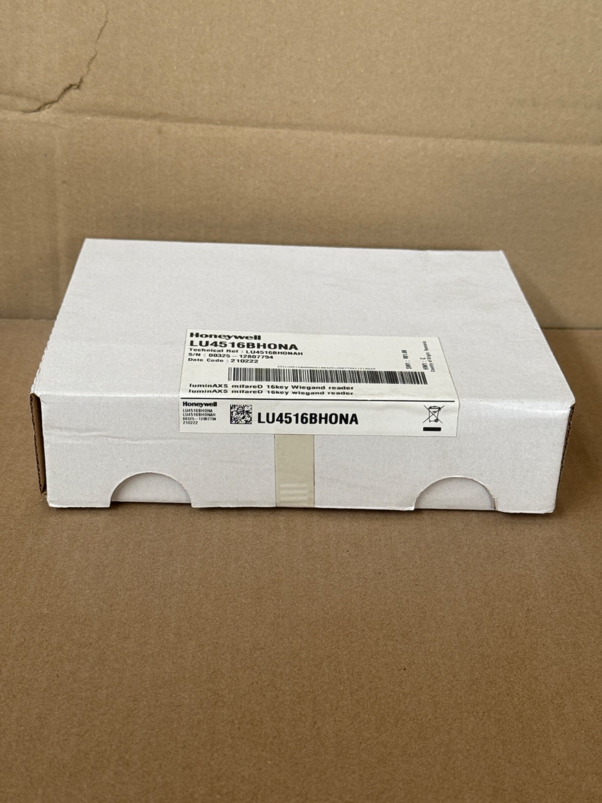 Honeywell LU4516BHONA LuminAXS mifareD 16key Wiegand reader