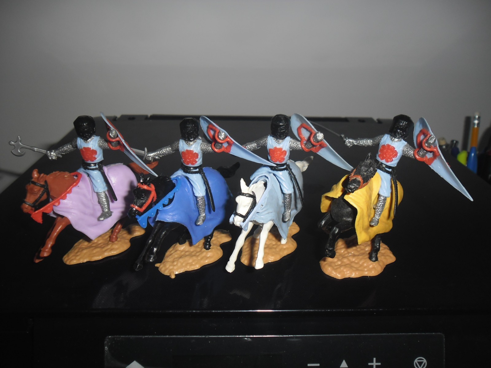 Timpo - 4 x Mounted Light Blue Knights - Black Helmets