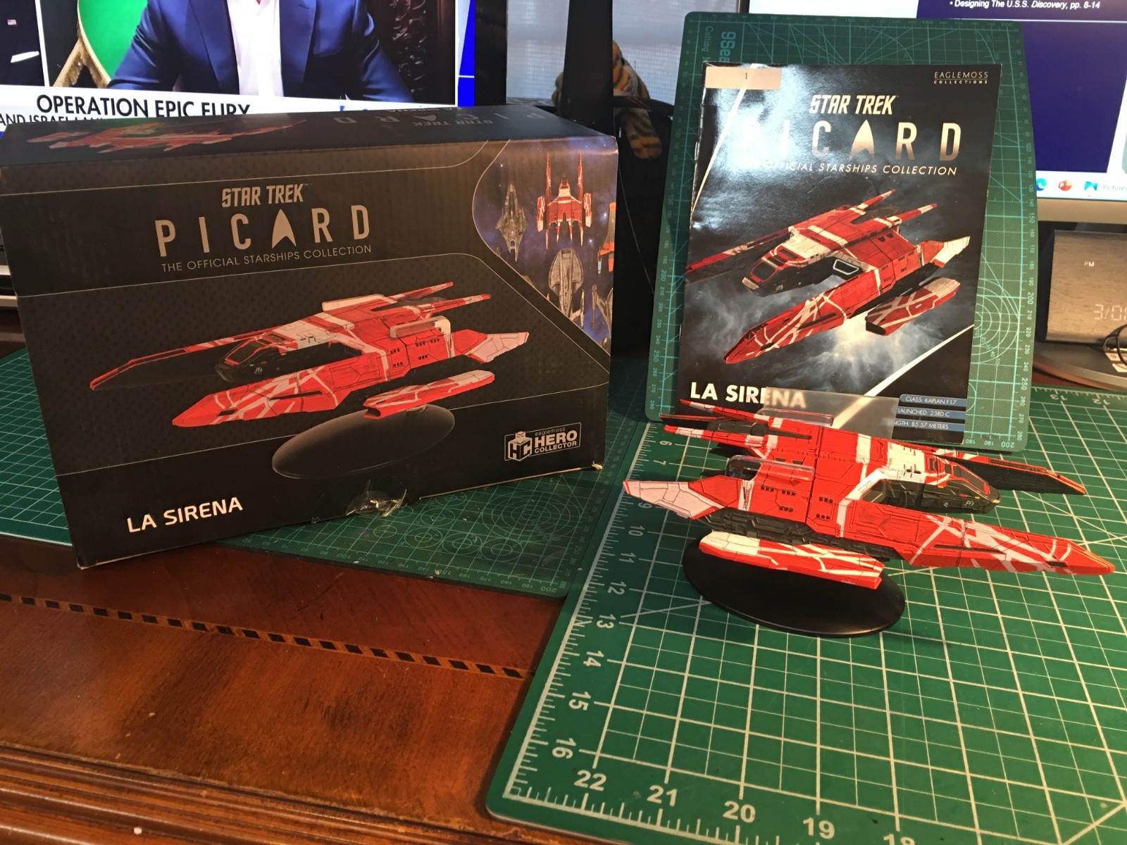 Eaglemoss Star Trek Picard #1 "La Sirena" with box and magazine