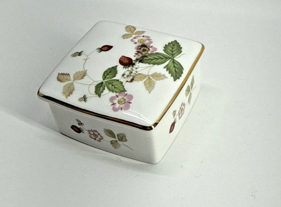 Wedgwood Wild Strawberry Bone China Trinket Box England 2” Square