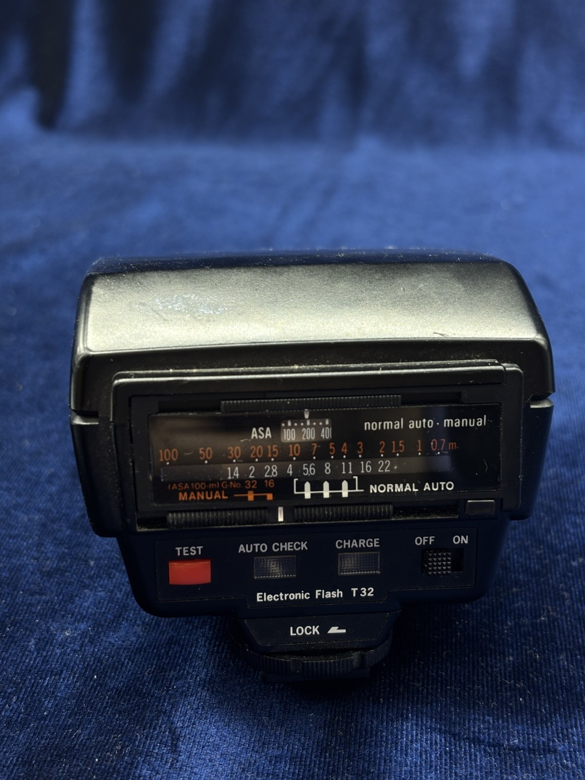 Olympus Electronic Flash T32/ Working