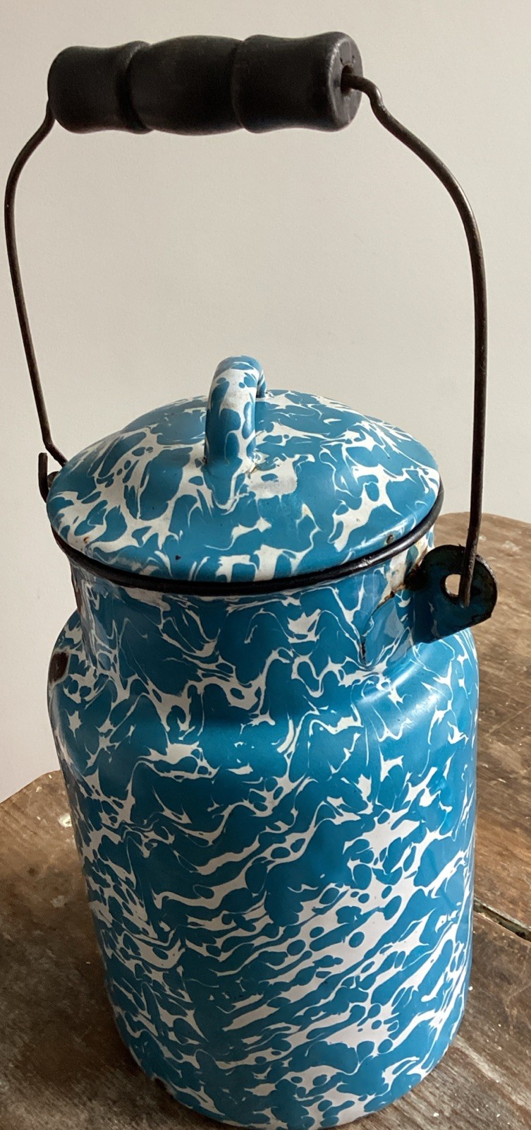 ANTIQUE PORCELAIN ENAMEL WARE BLUE & WHITE SWIRL GRANITEWARE 9” MILK CREAM PAIL