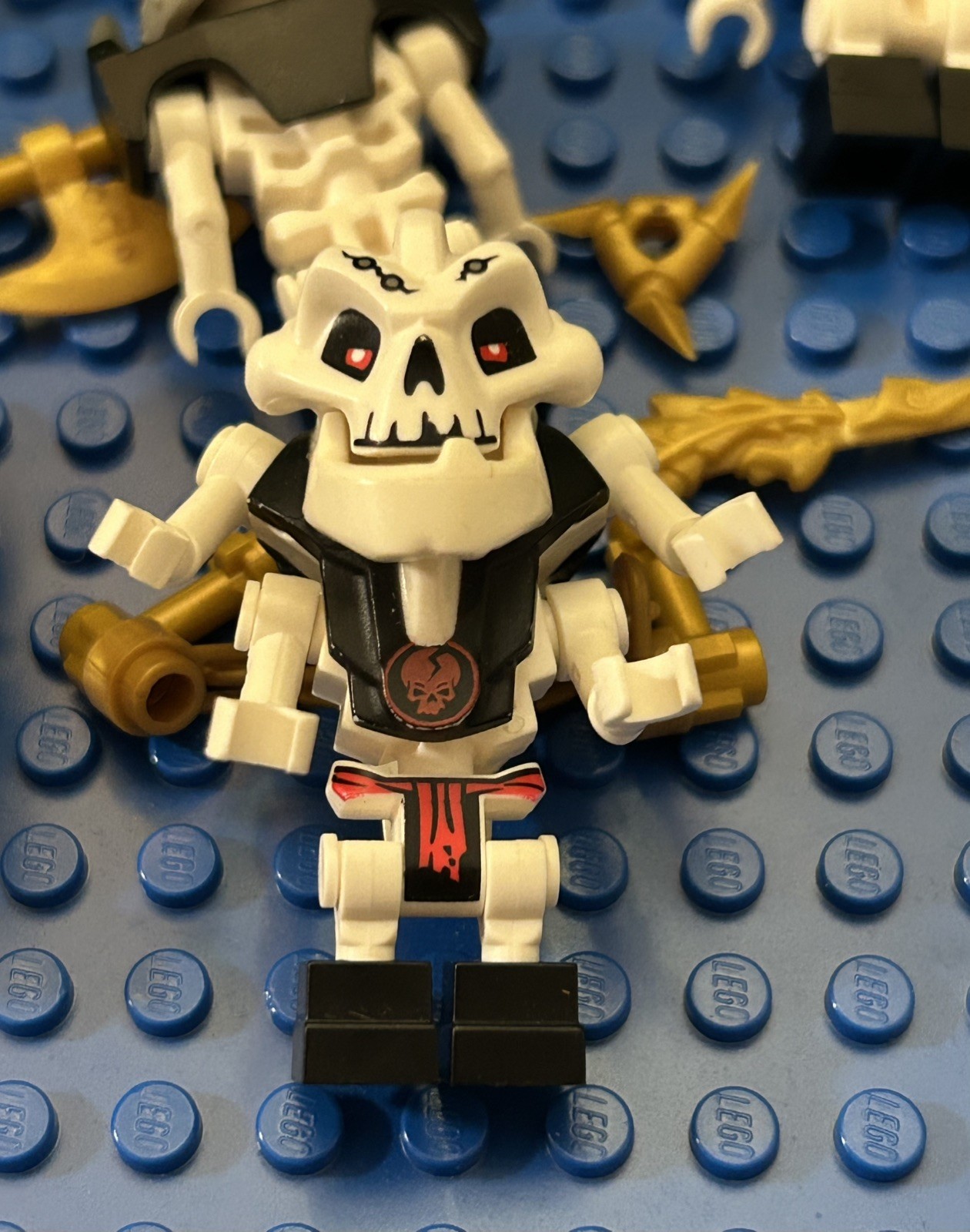 LEGO Ninjago Minifigures Lot. Samukai the Skulkins Leader Plus a Skeleton Army