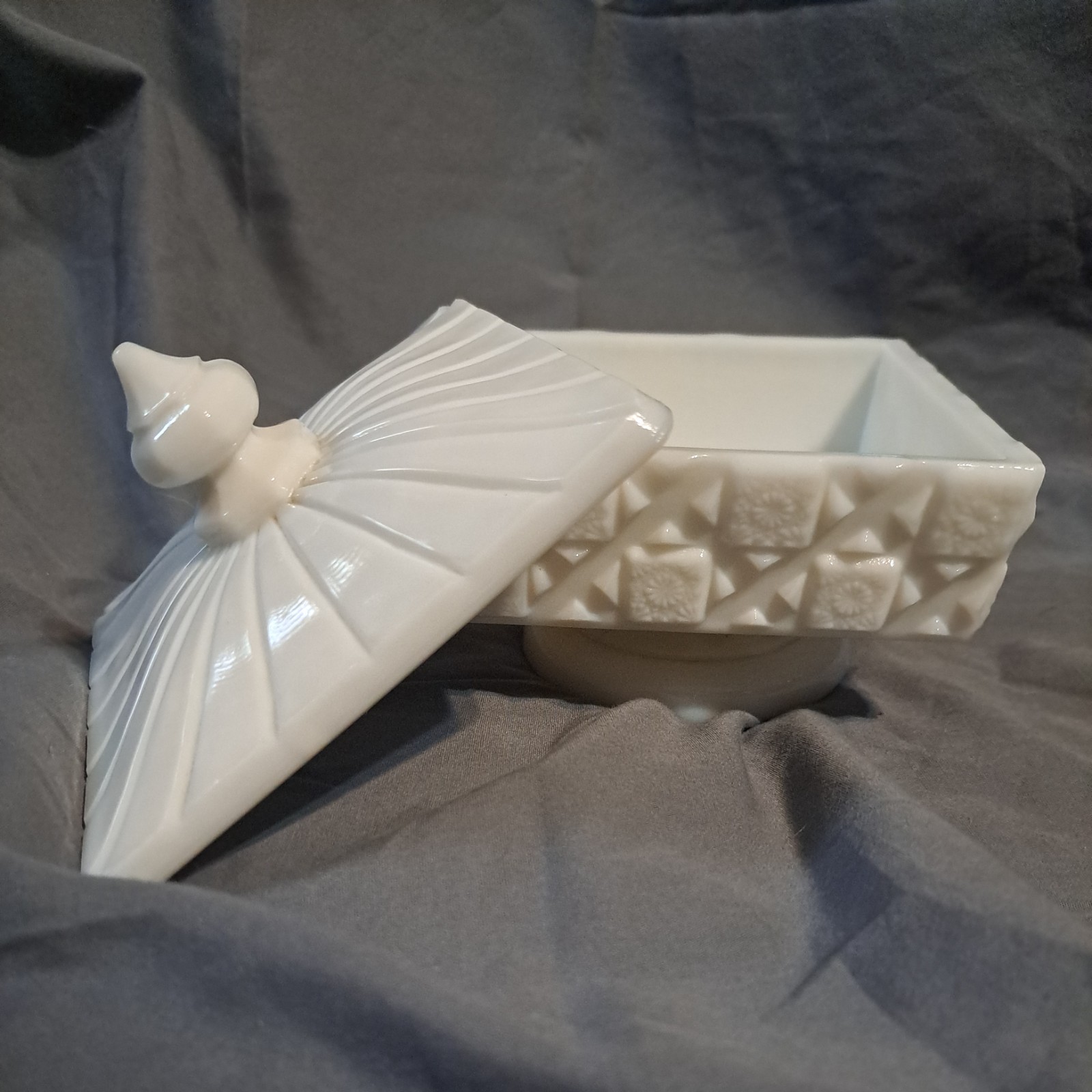 Westmoreland Milk Glass Square Pedestal Candy Dish With Lid - Old Quilt Pattern